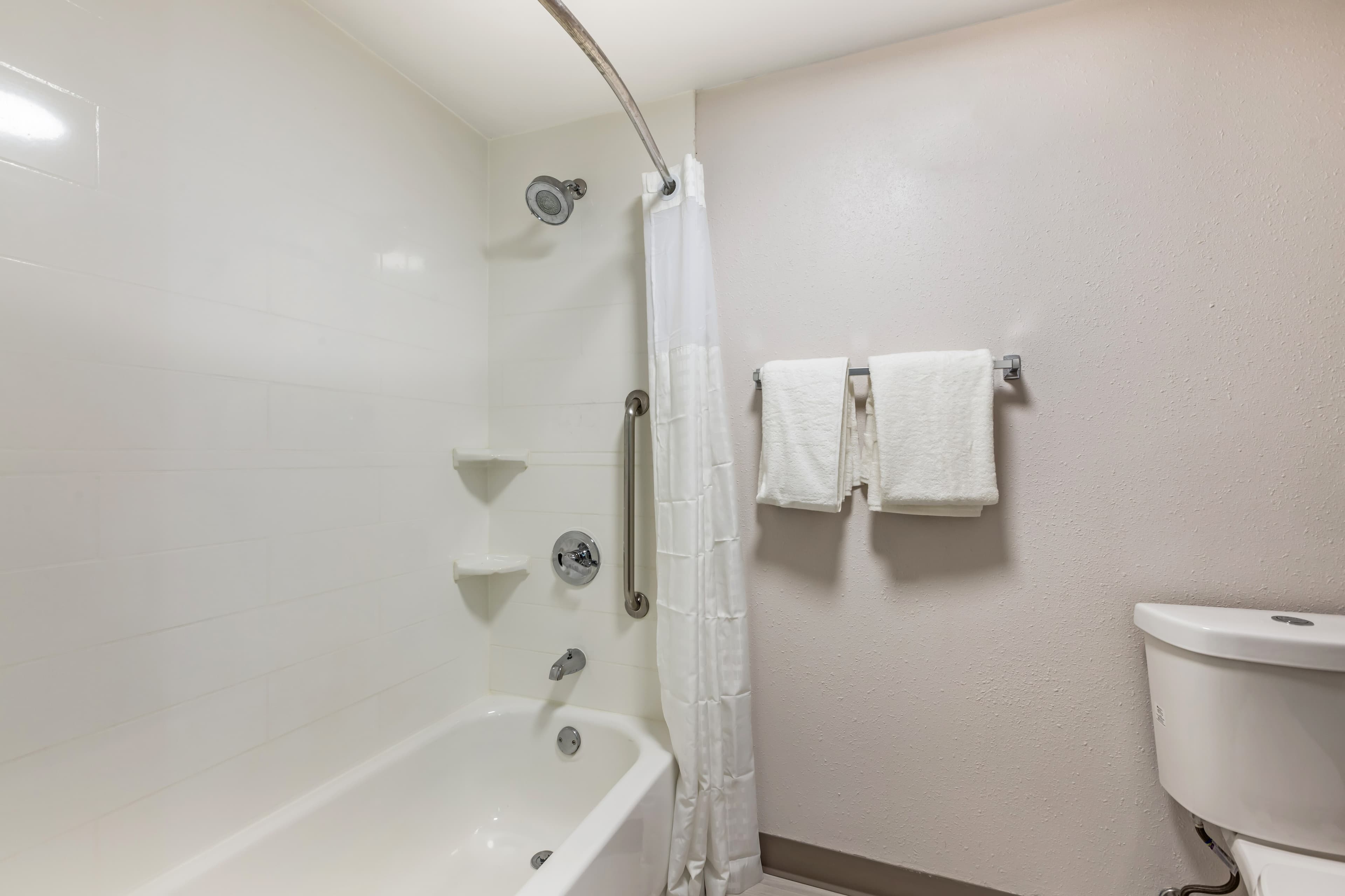 Comfort Inn & Suites Arlington Heights - Buffalo Grove - Image 5