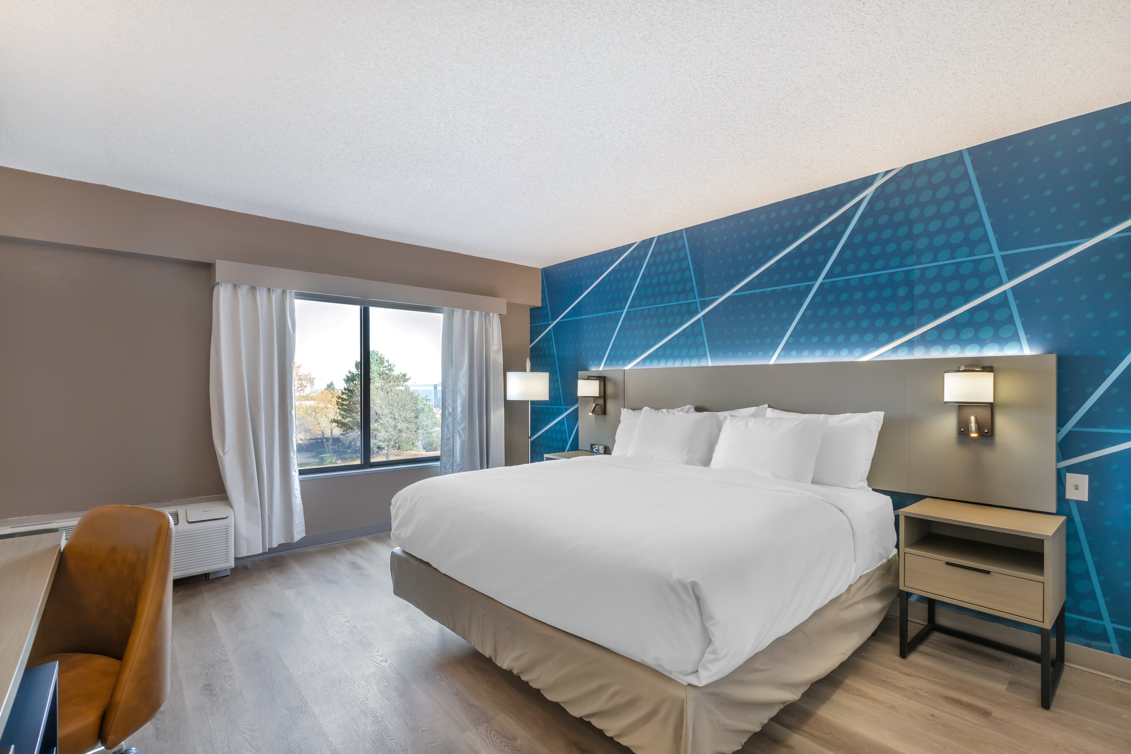 Comfort Inn & Suites Arlington Heights - Buffalo Grove — 6