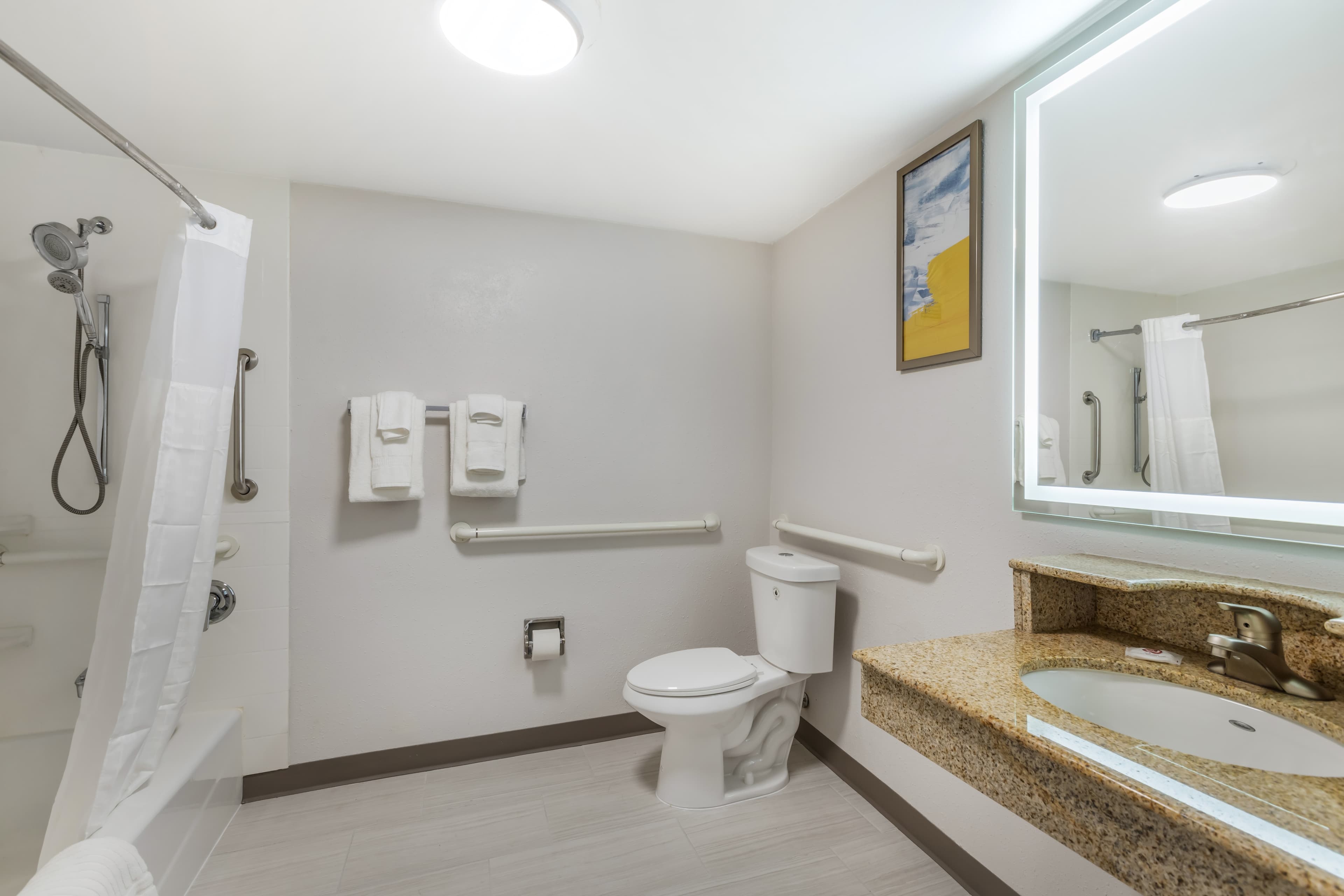 Comfort Inn & Suites Arlington Heights - Buffalo Grove — 9