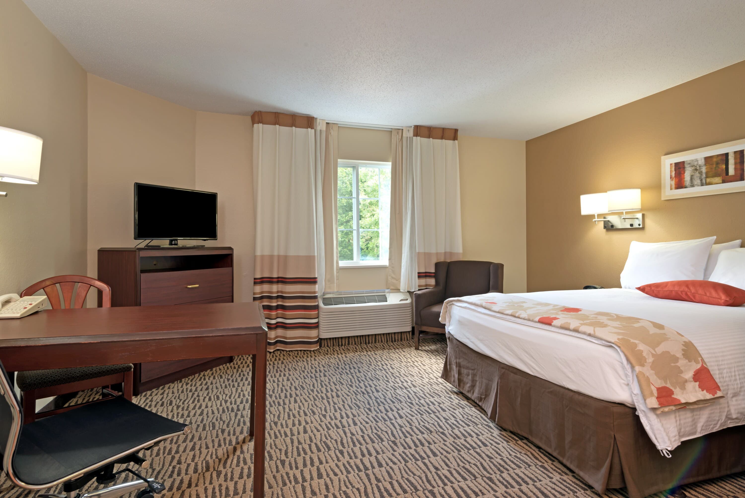 MainStay Suites Chicago Hoffman Estates - Image 3