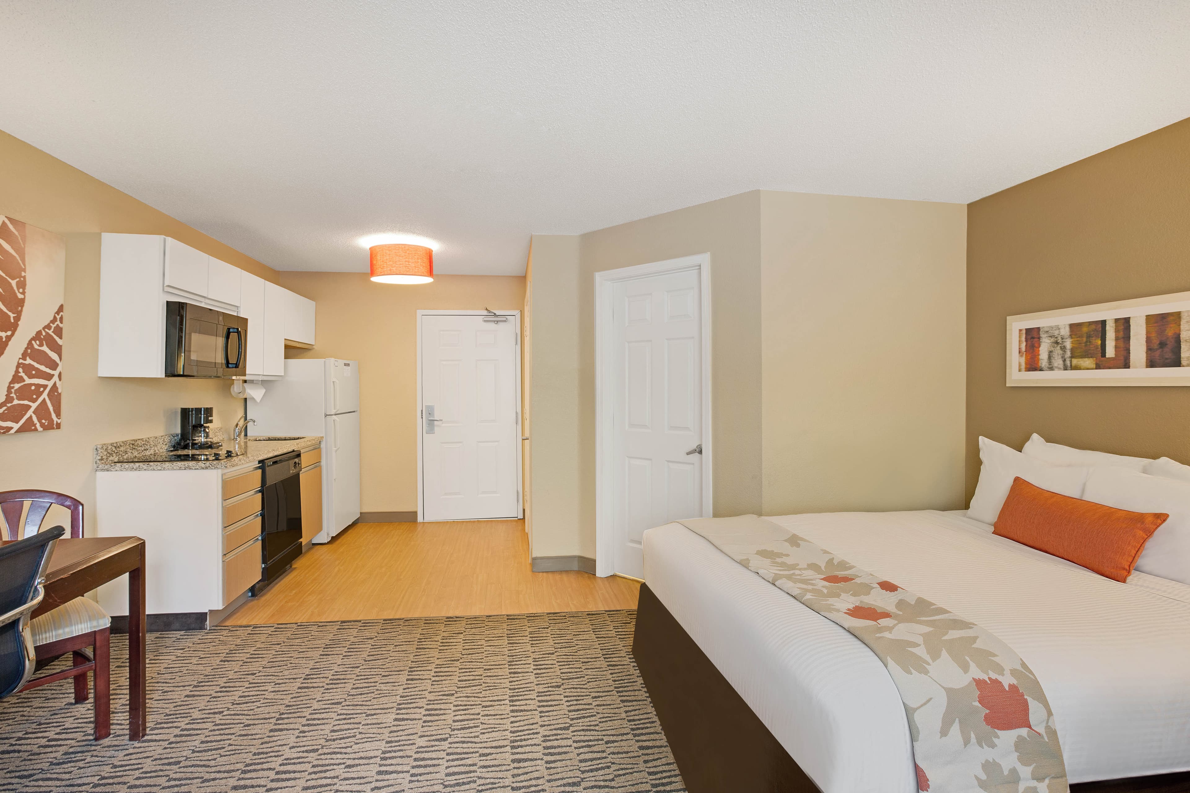 MainStay Suites Chicago Hoffman Estates - Image 1