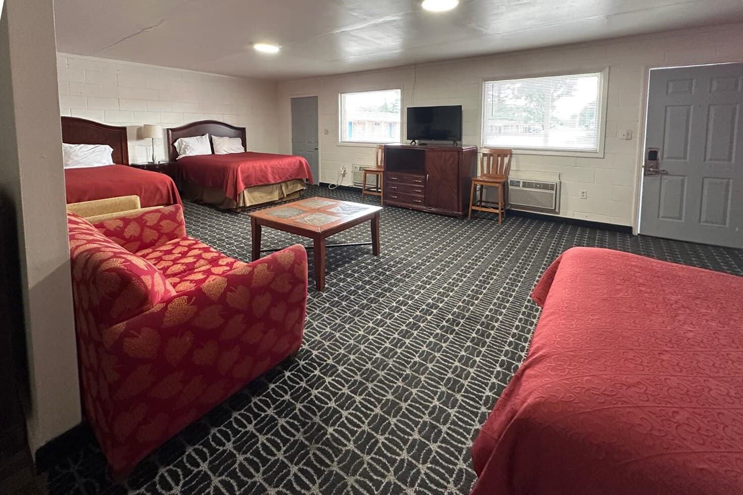 Rodeway Inn Flora — 9