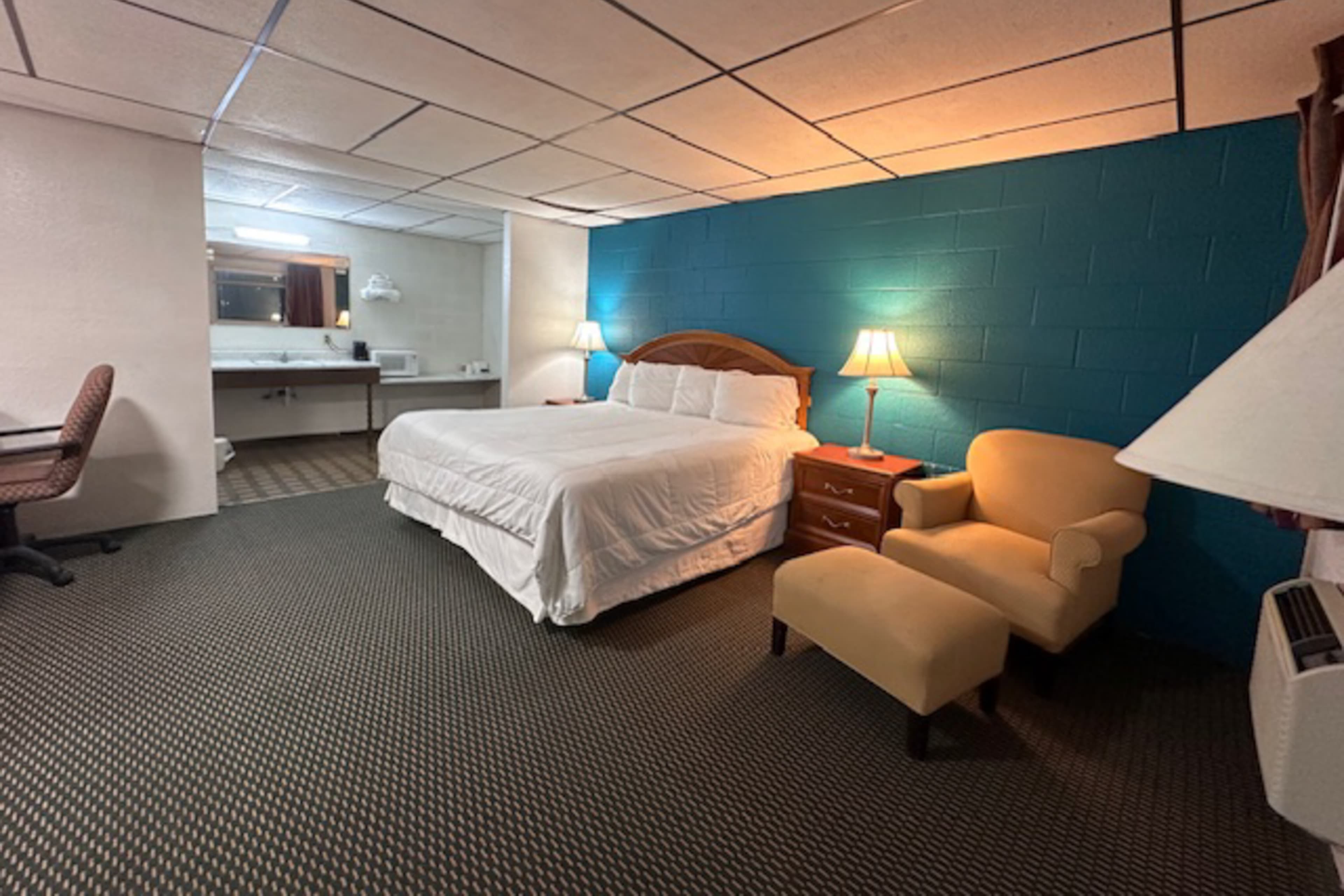 Rodeway Inn Flora - Image 4