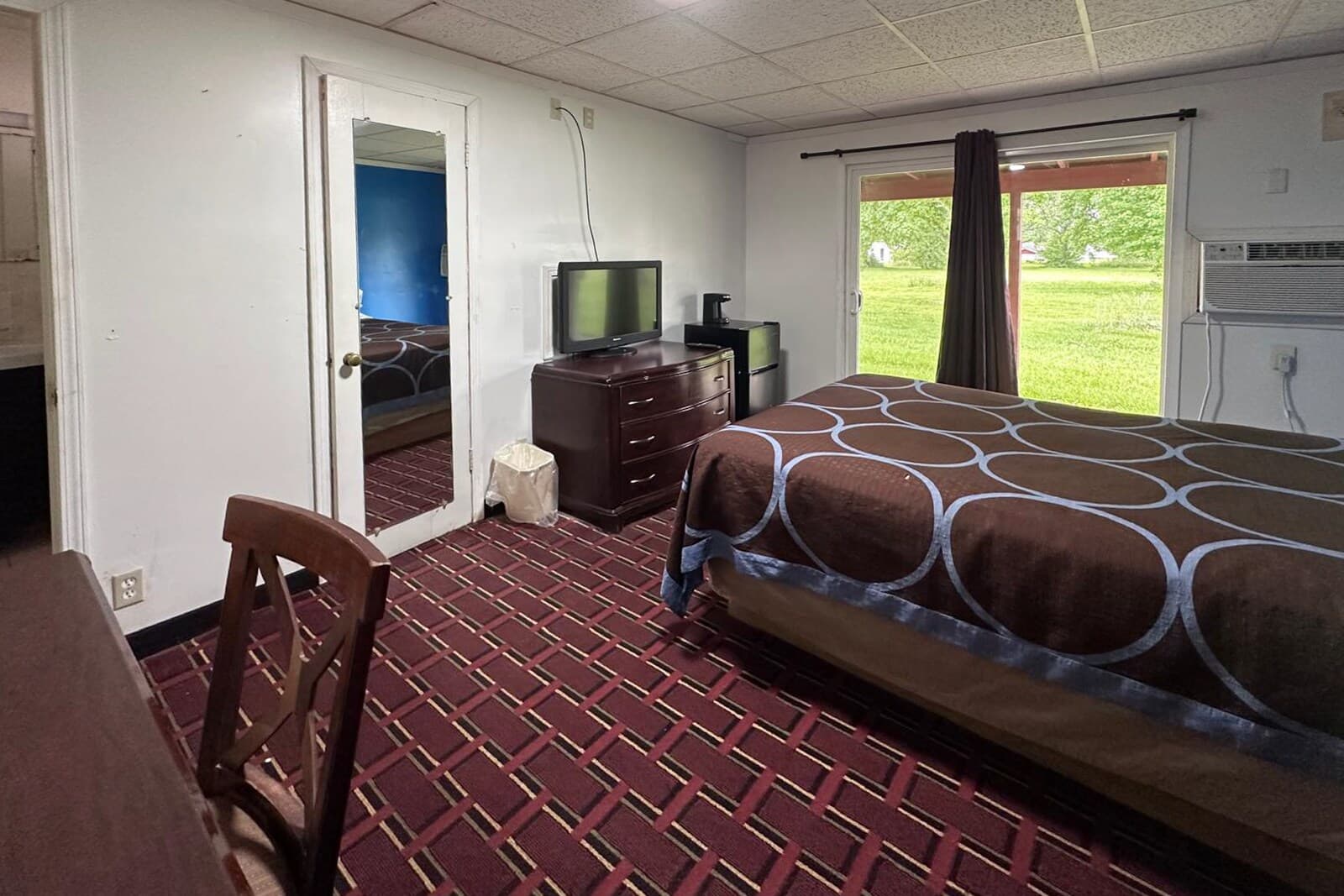 Rodeway Inn Flora — 13