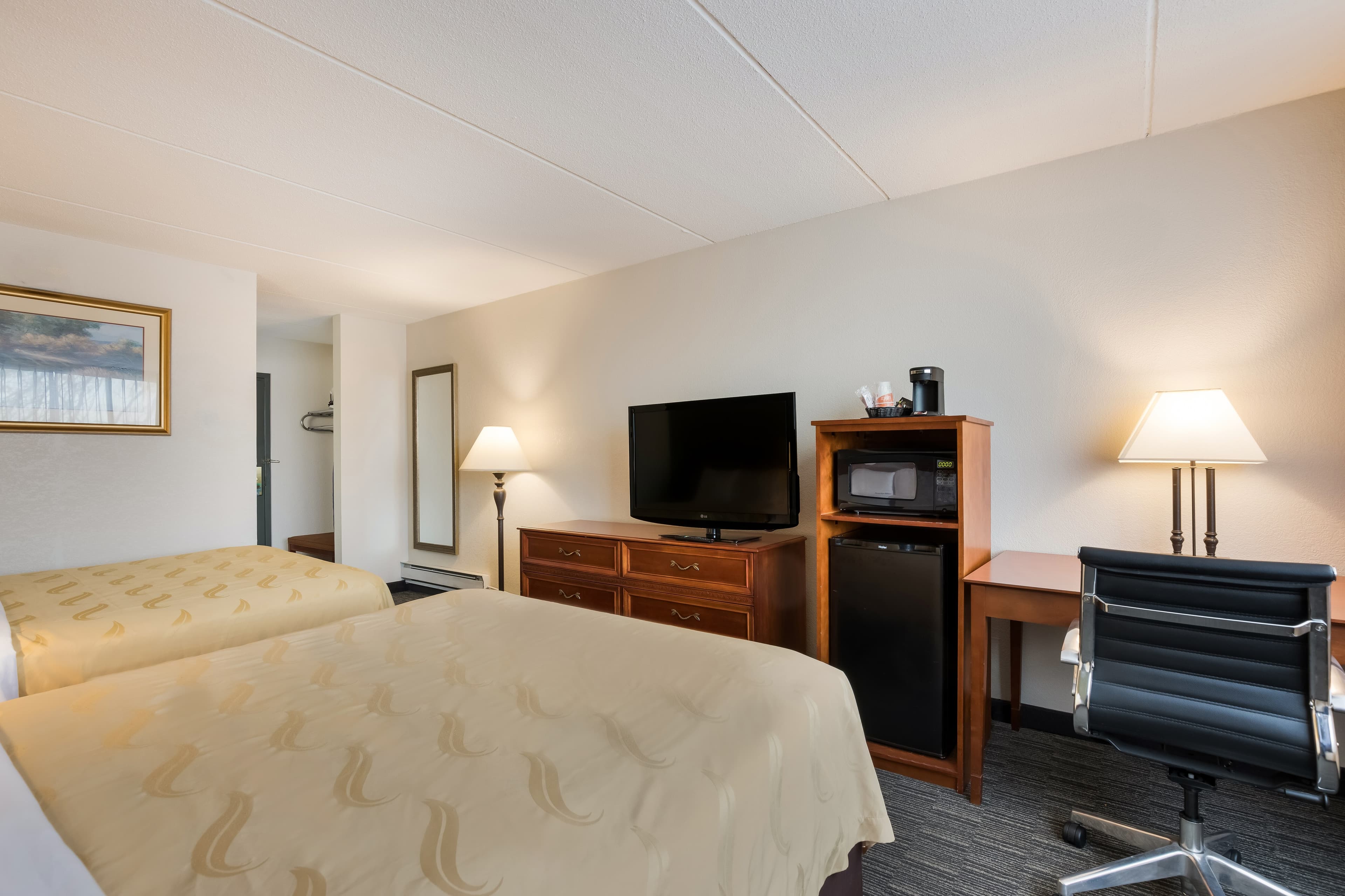 Quality Inn Joliet — 8