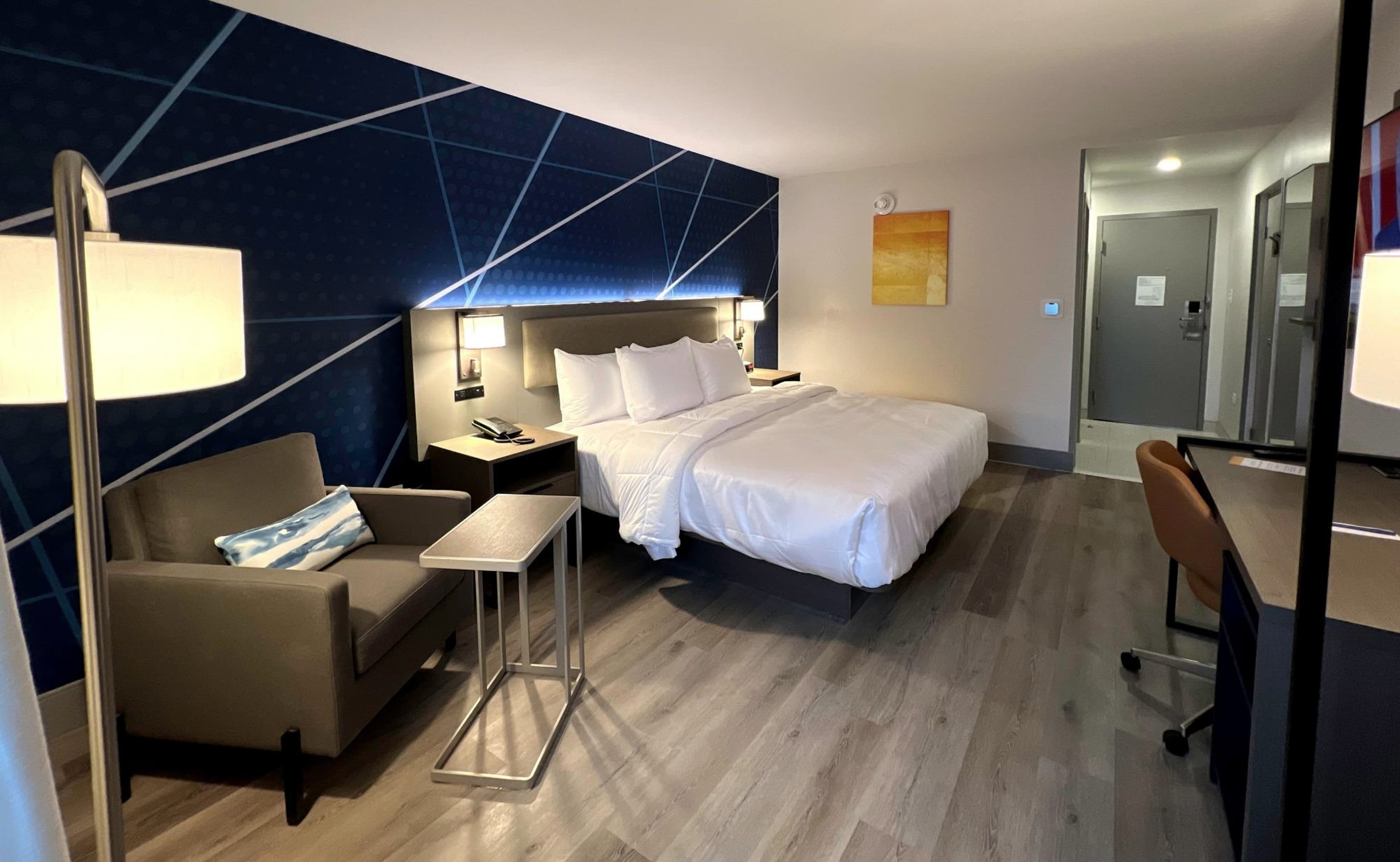 Comfort Inn - Image 2