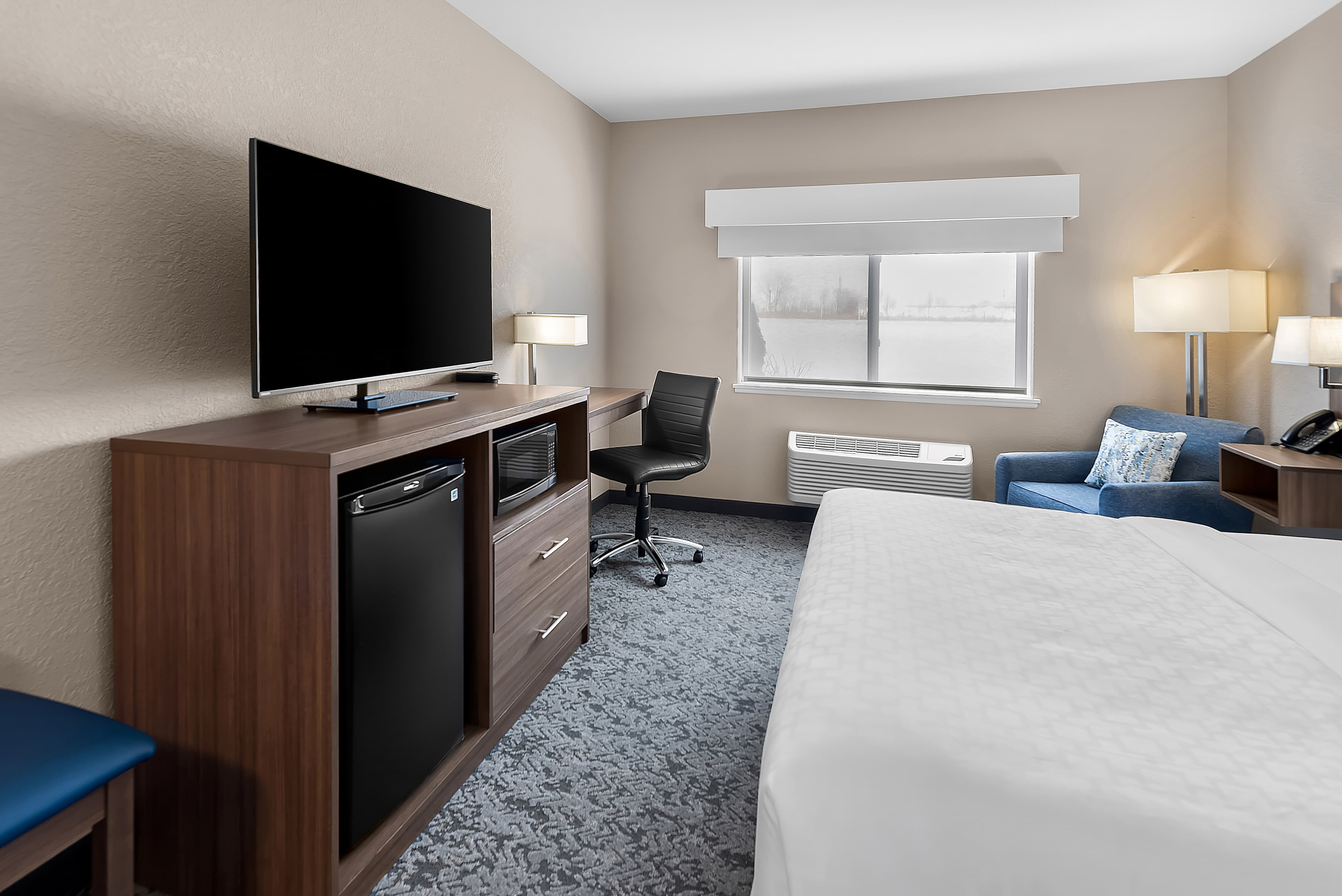 Clarion Pointe Mattoon near University — 16