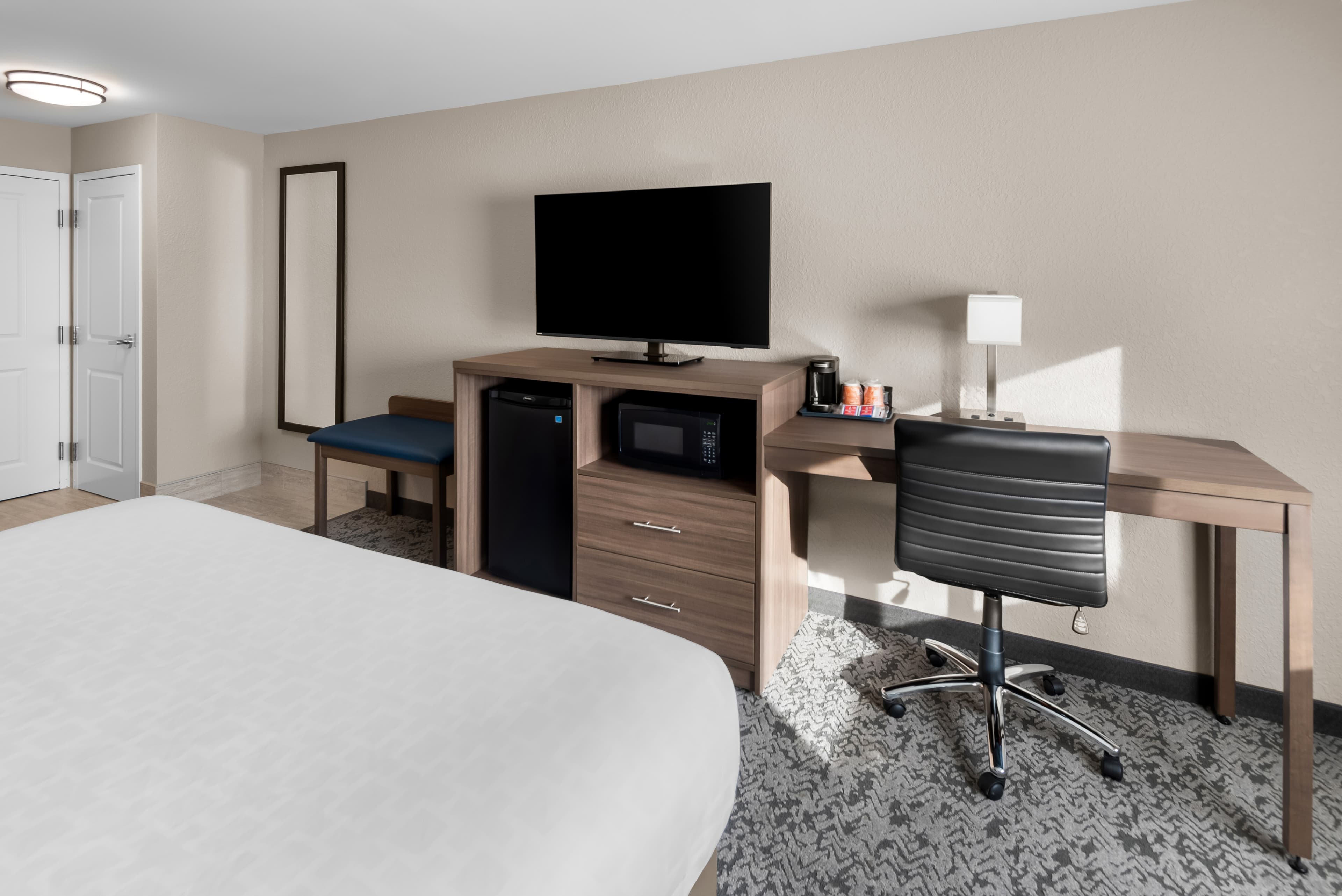 Clarion Pointe Mattoon near University — 9