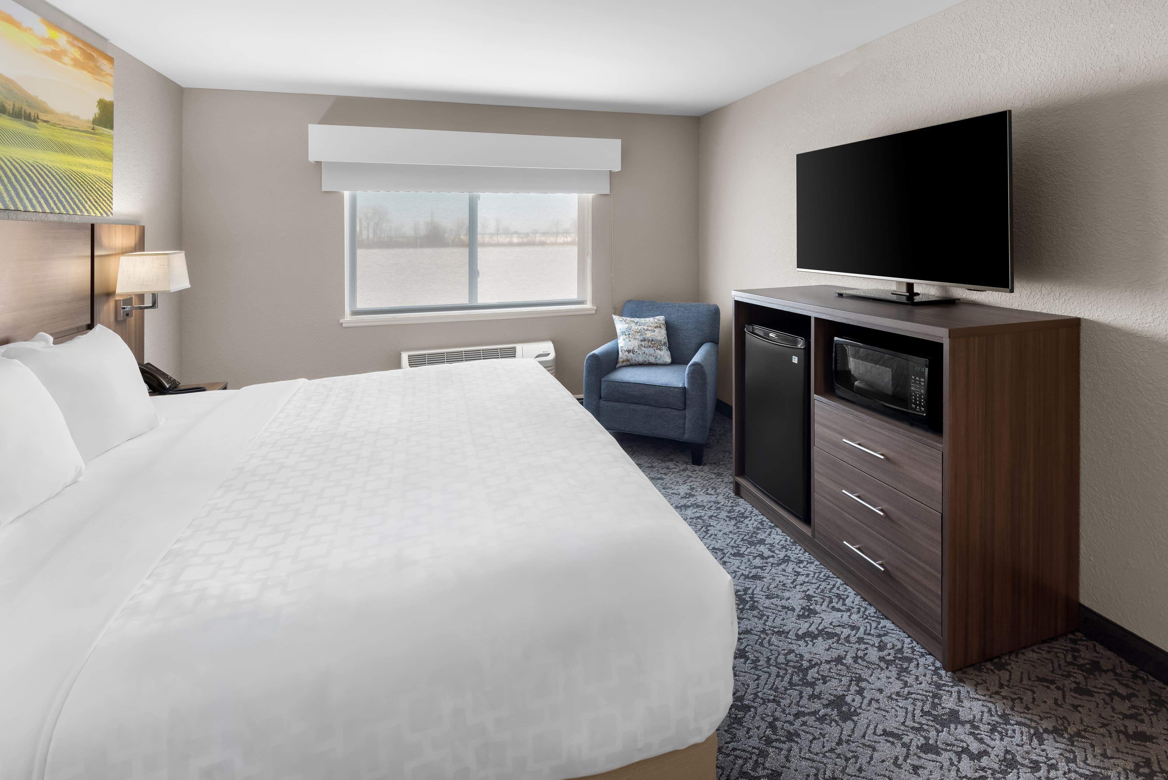 Clarion Pointe Mattoon near University — 20
