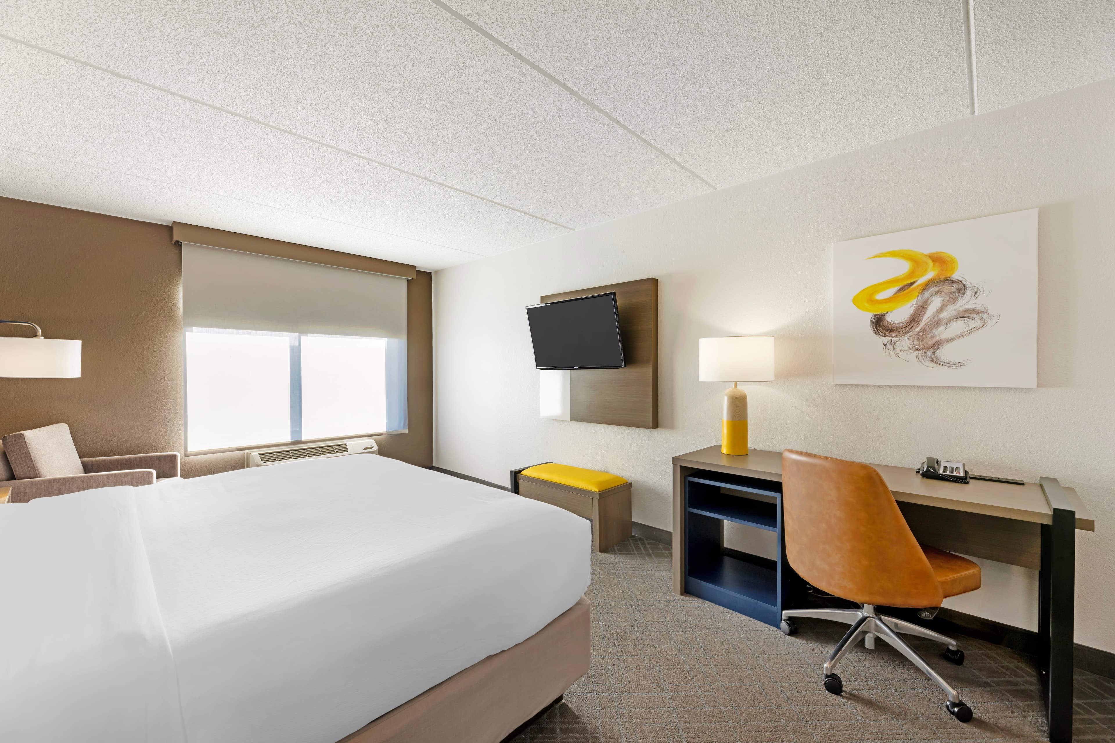 Comfort Inn & Suites Arlington Heights - Schaumburg - Image 2