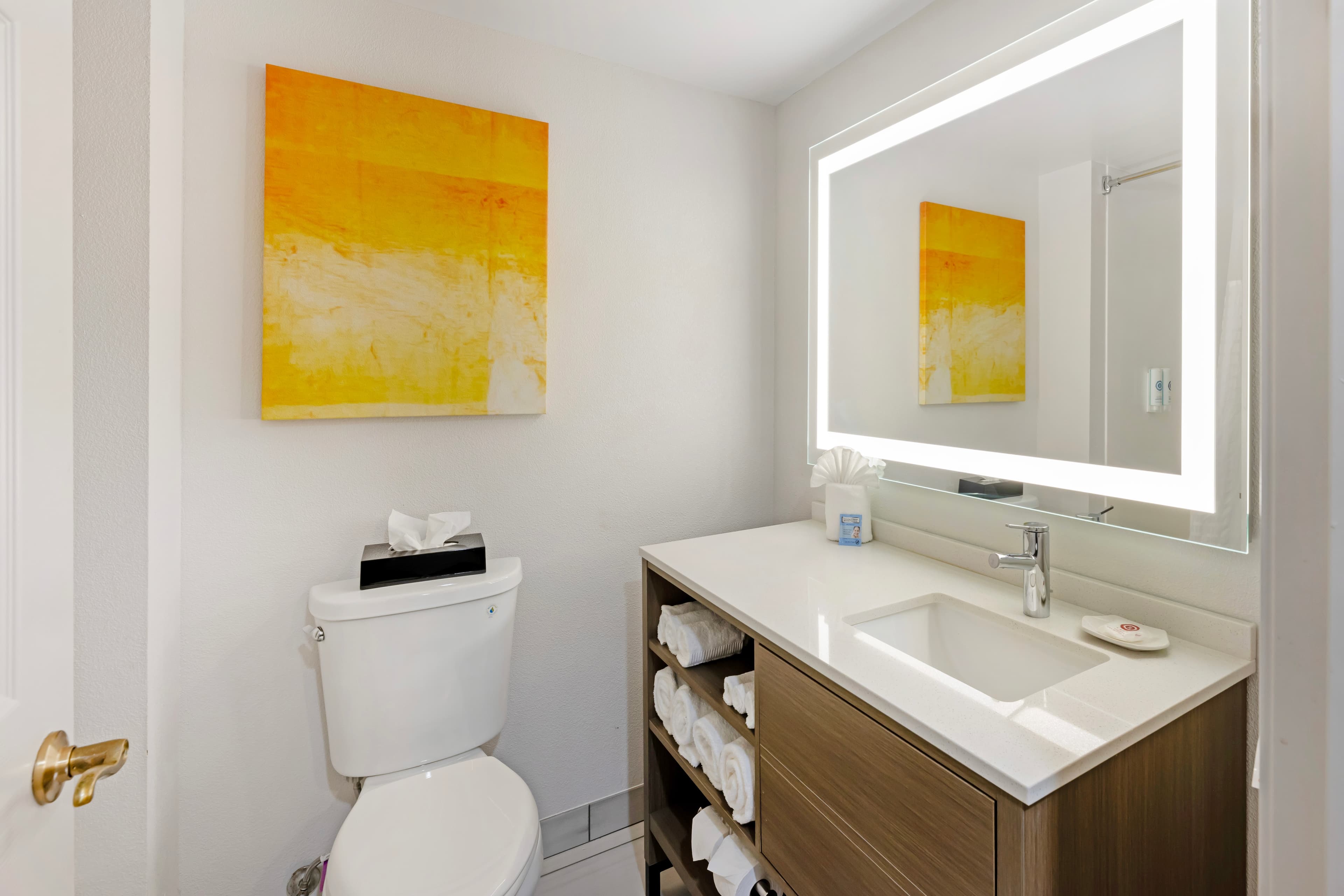 Comfort Inn & Suites Arlington Heights - Schaumburg — 17