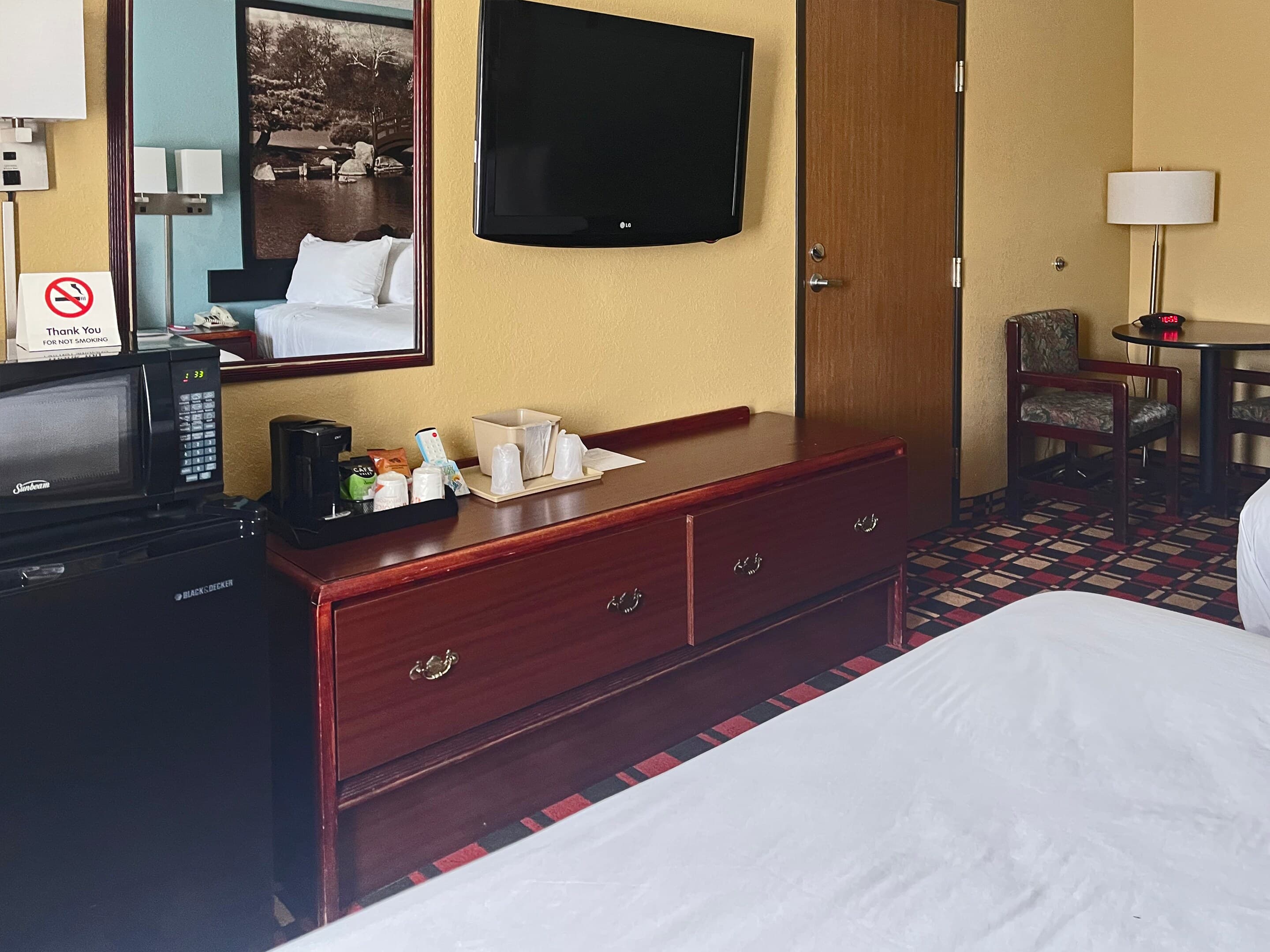 Econo Lodge Chillicothe — 7
