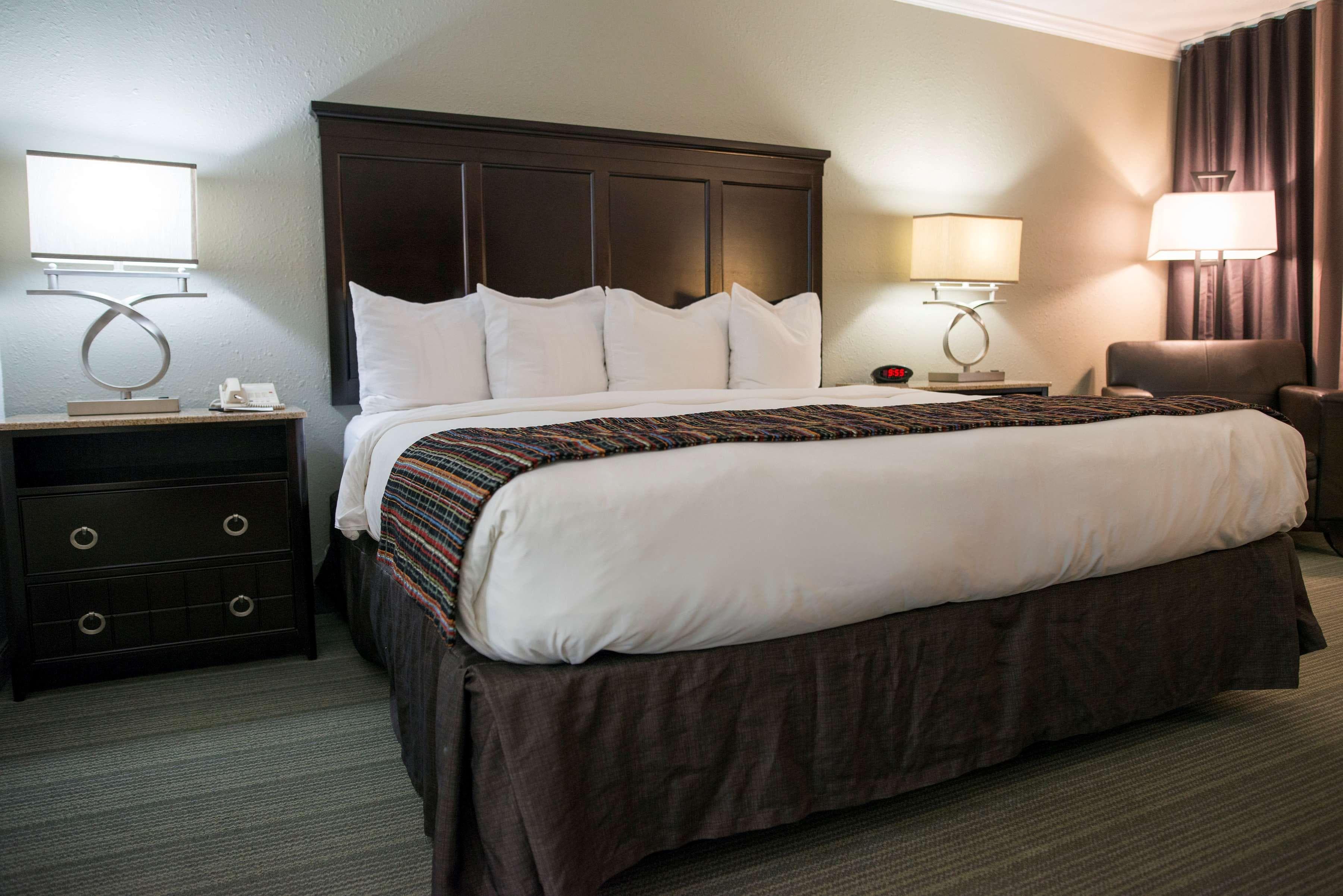 Country Inn & Suites by Radisson, Effingham, IL - Image 2