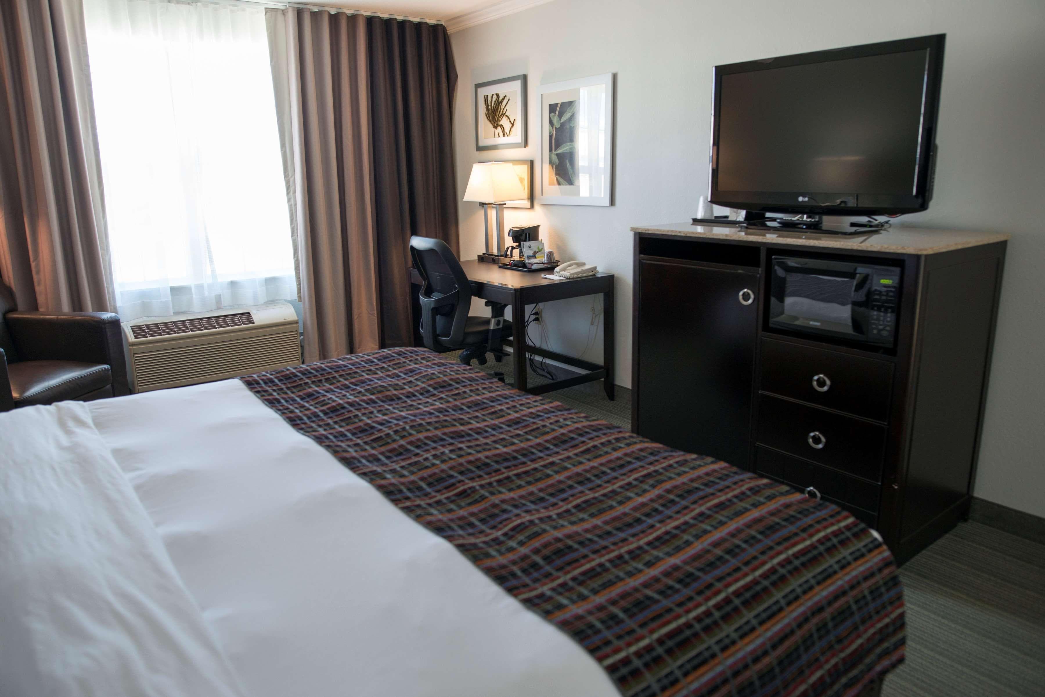 Country Inn & Suites by Radisson, Effingham, IL — 9