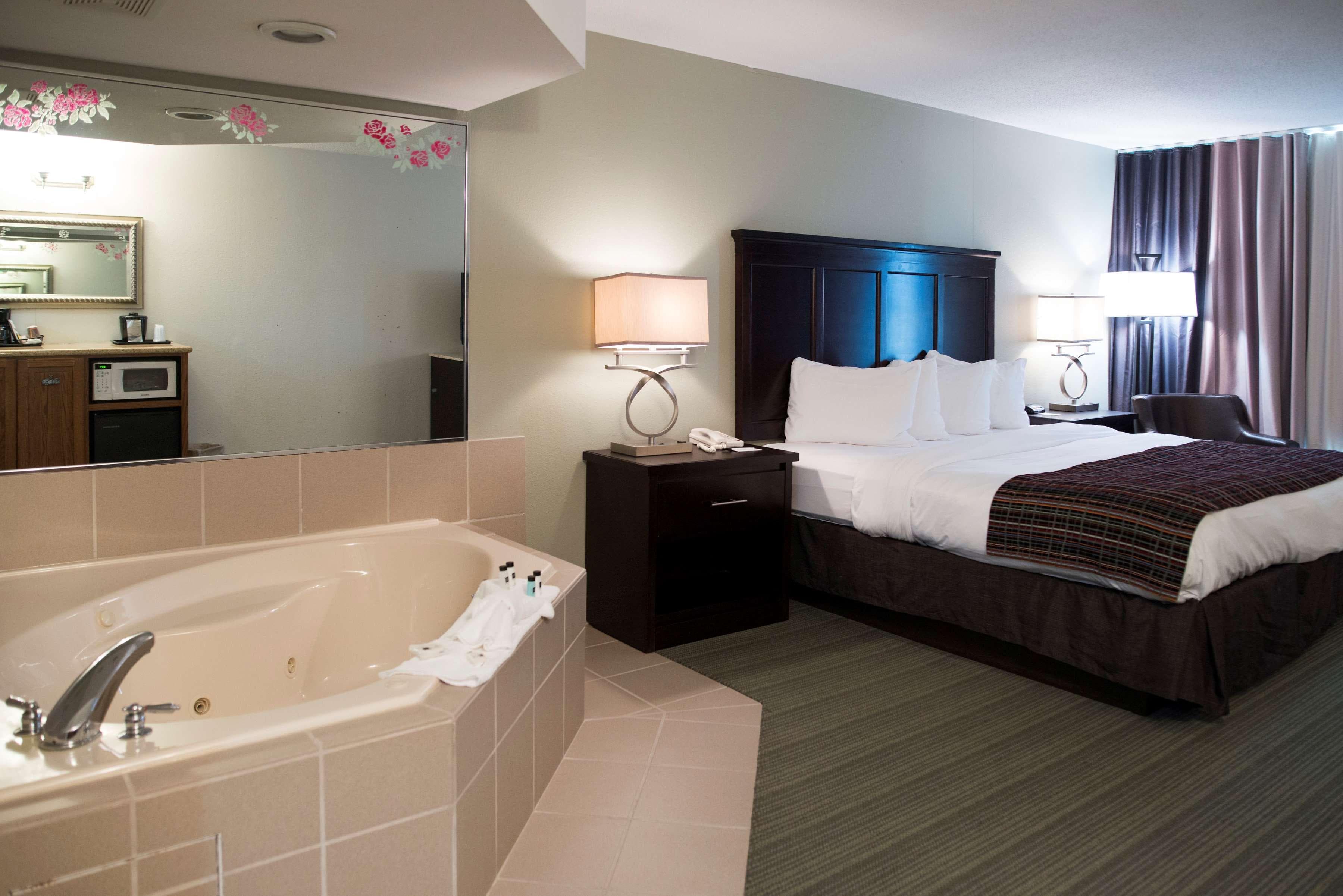 Country Inn & Suites by Radisson, Effingham, IL — 7