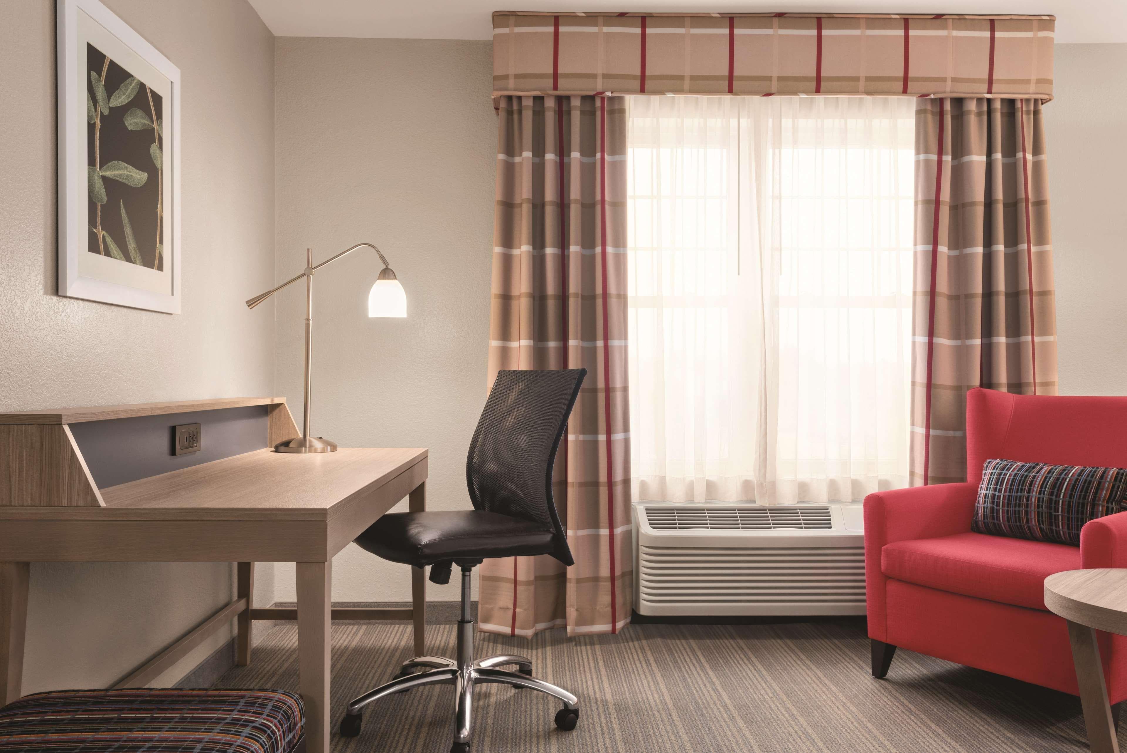 Country Inn & Suites by Radisson, Schaumburg, IL - Image 3