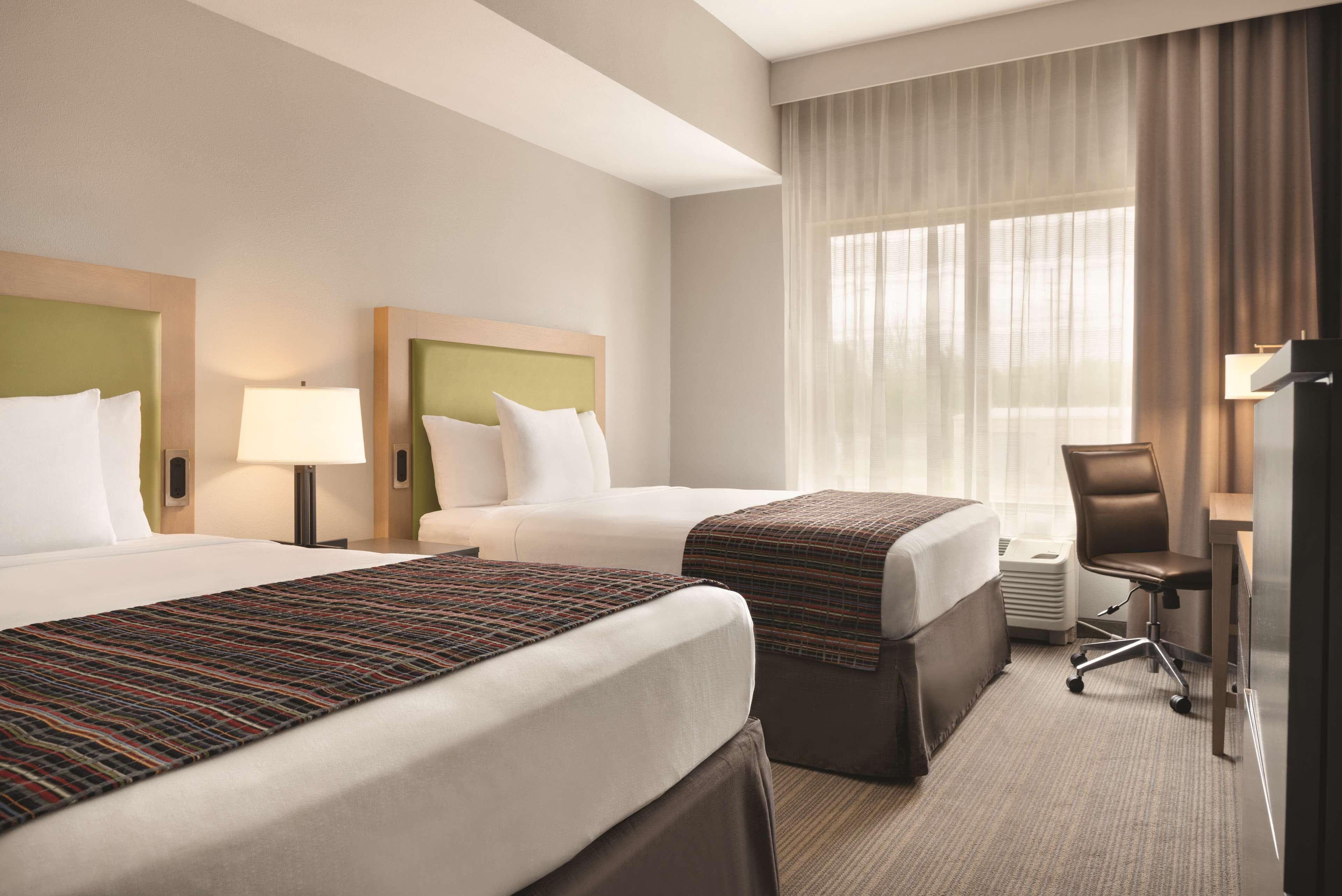 Country Inn & Suites by Radisson, Springfield Southeast — 8