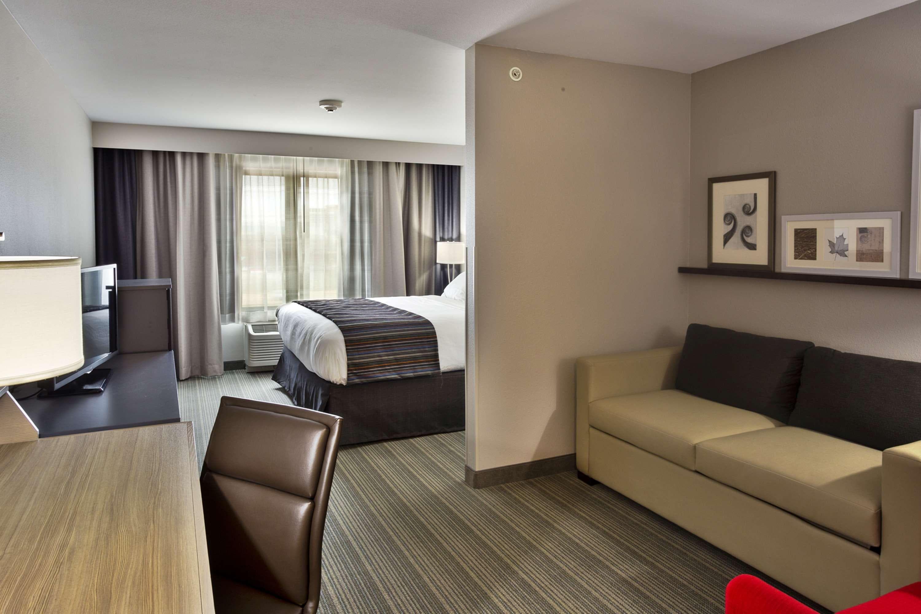 Country Inn & Suites by Radisson, Springfield Southeast — 7