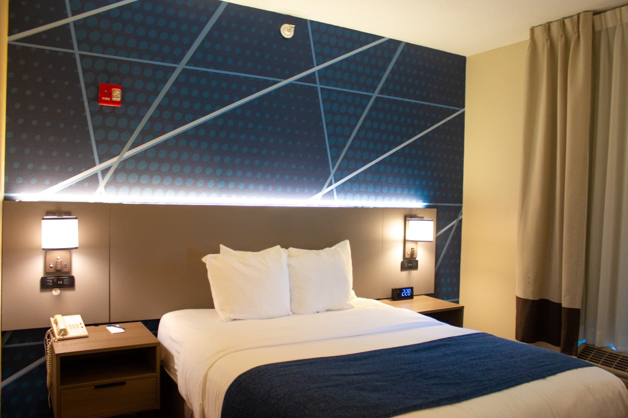 Country Inn & Suites by Radisson, Rock Falls, IL - Image 1