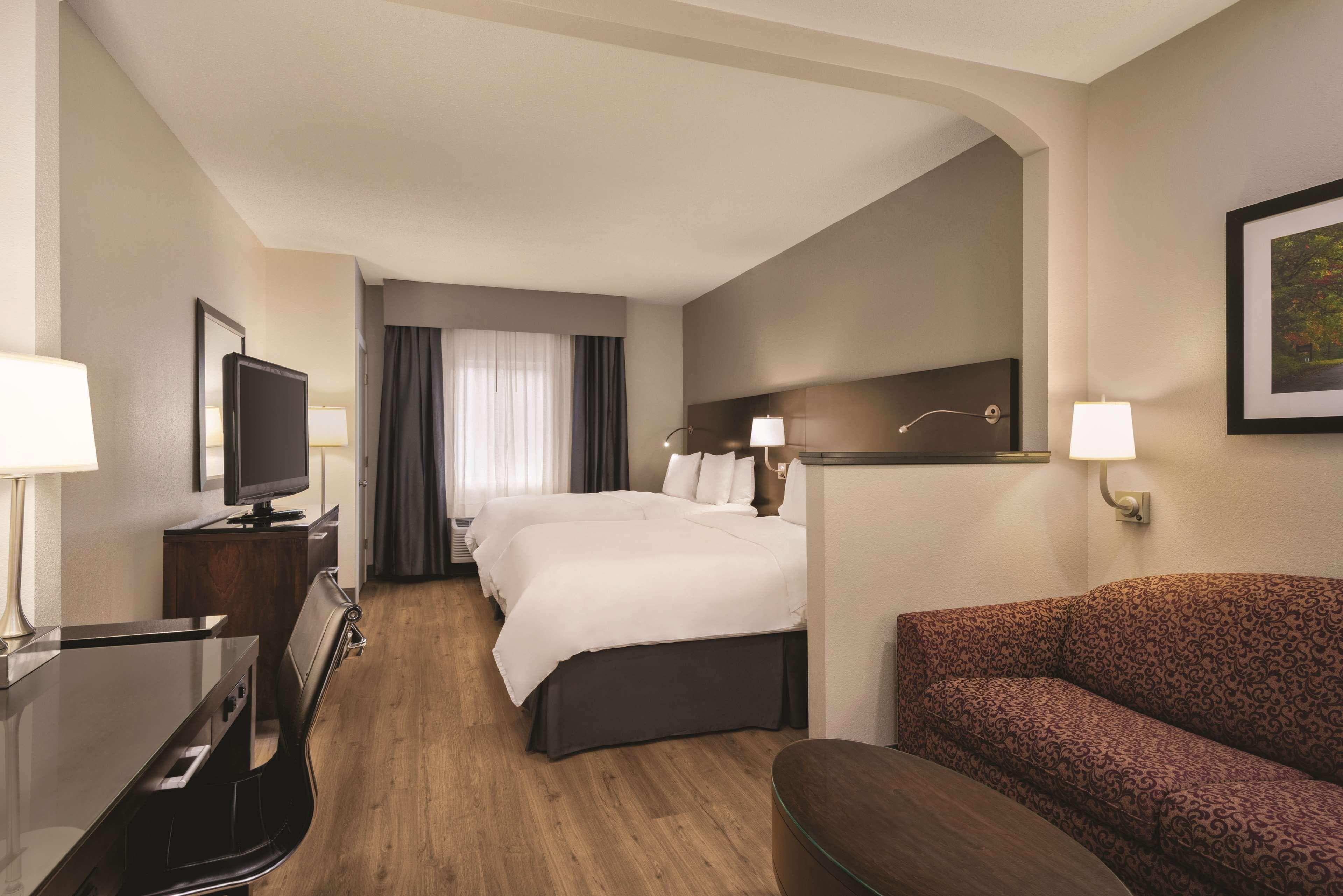 Radisson Hotel & Conference Center Rockford — 39