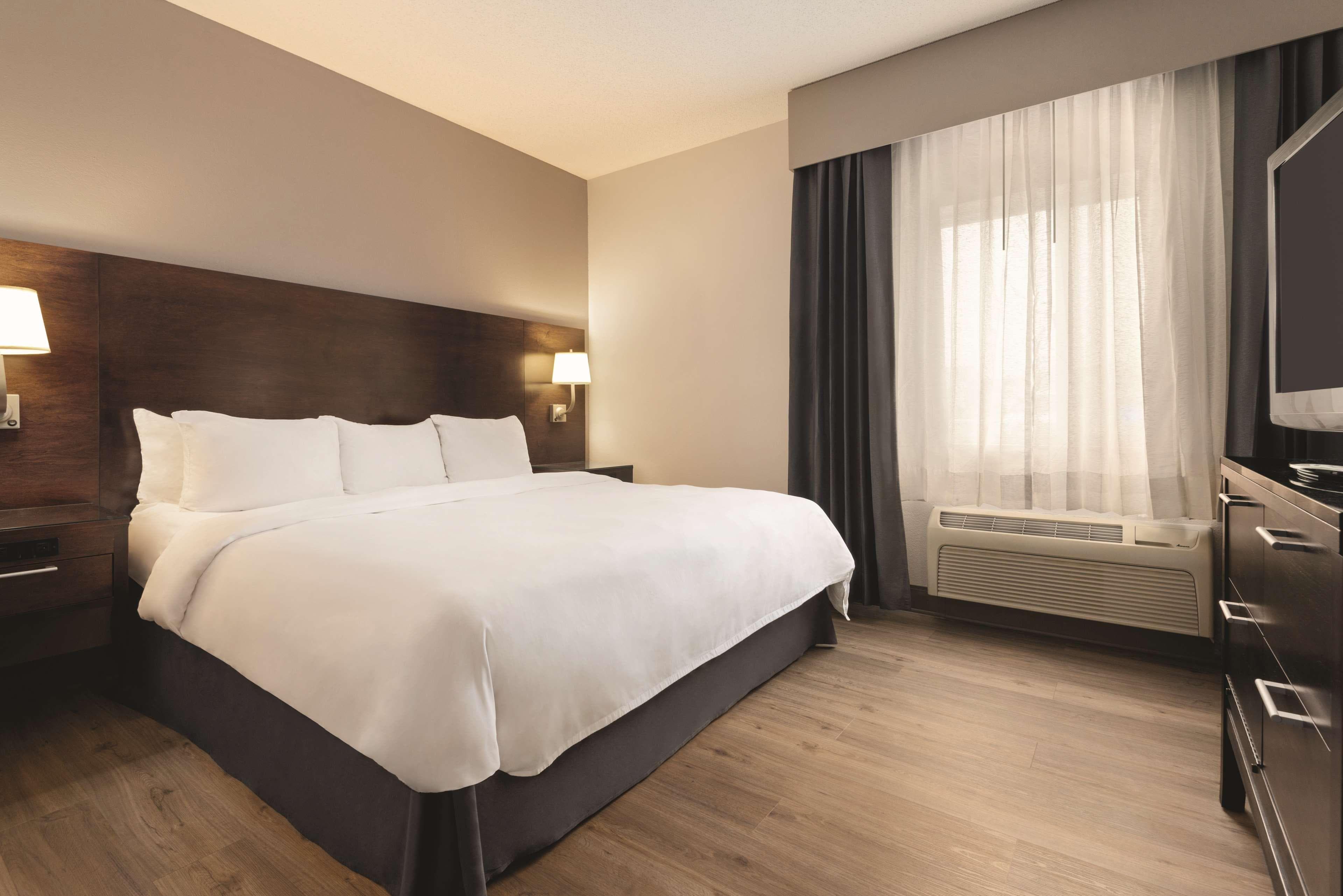 Radisson Hotel & Conference Center Rockford — 27