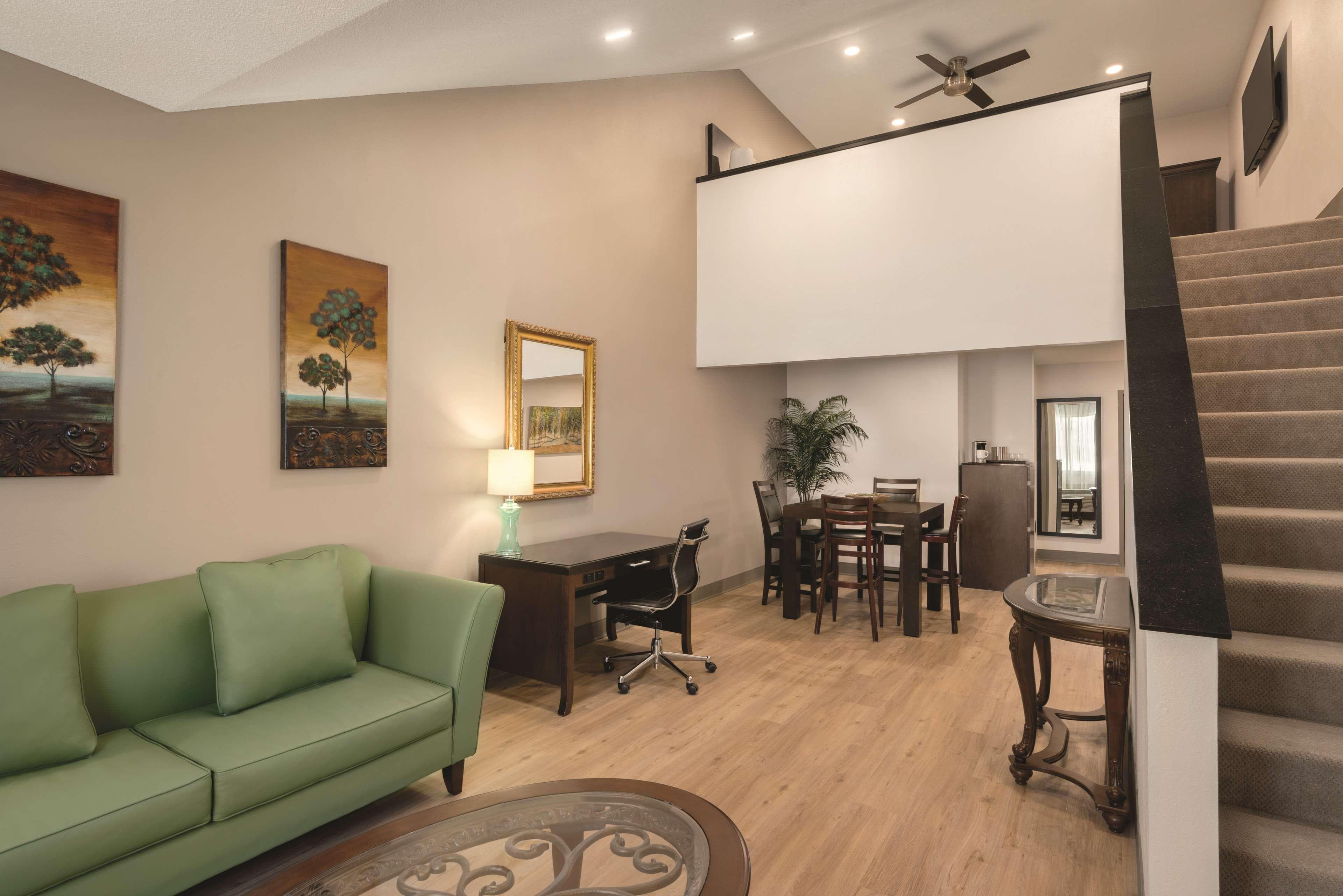 Radisson Hotel & Conference Center Rockford — 32