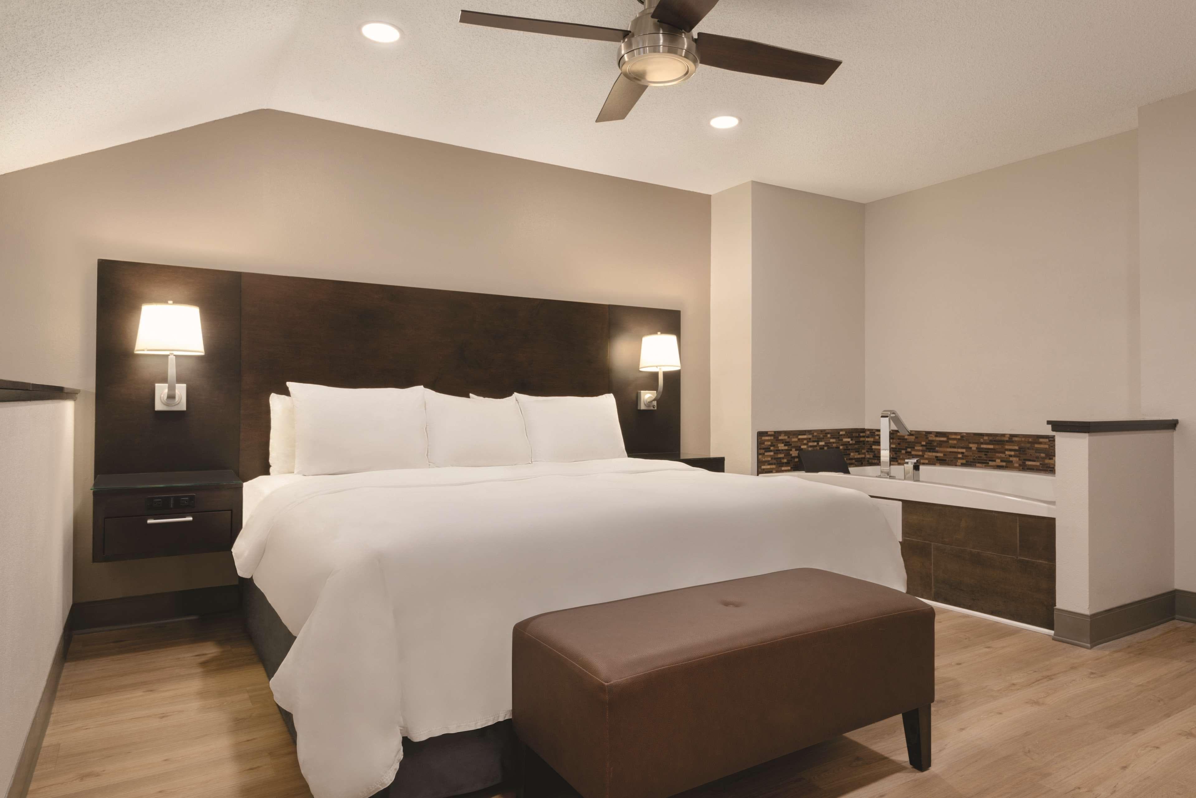 Radisson Hotel & Conference Center Rockford — 34