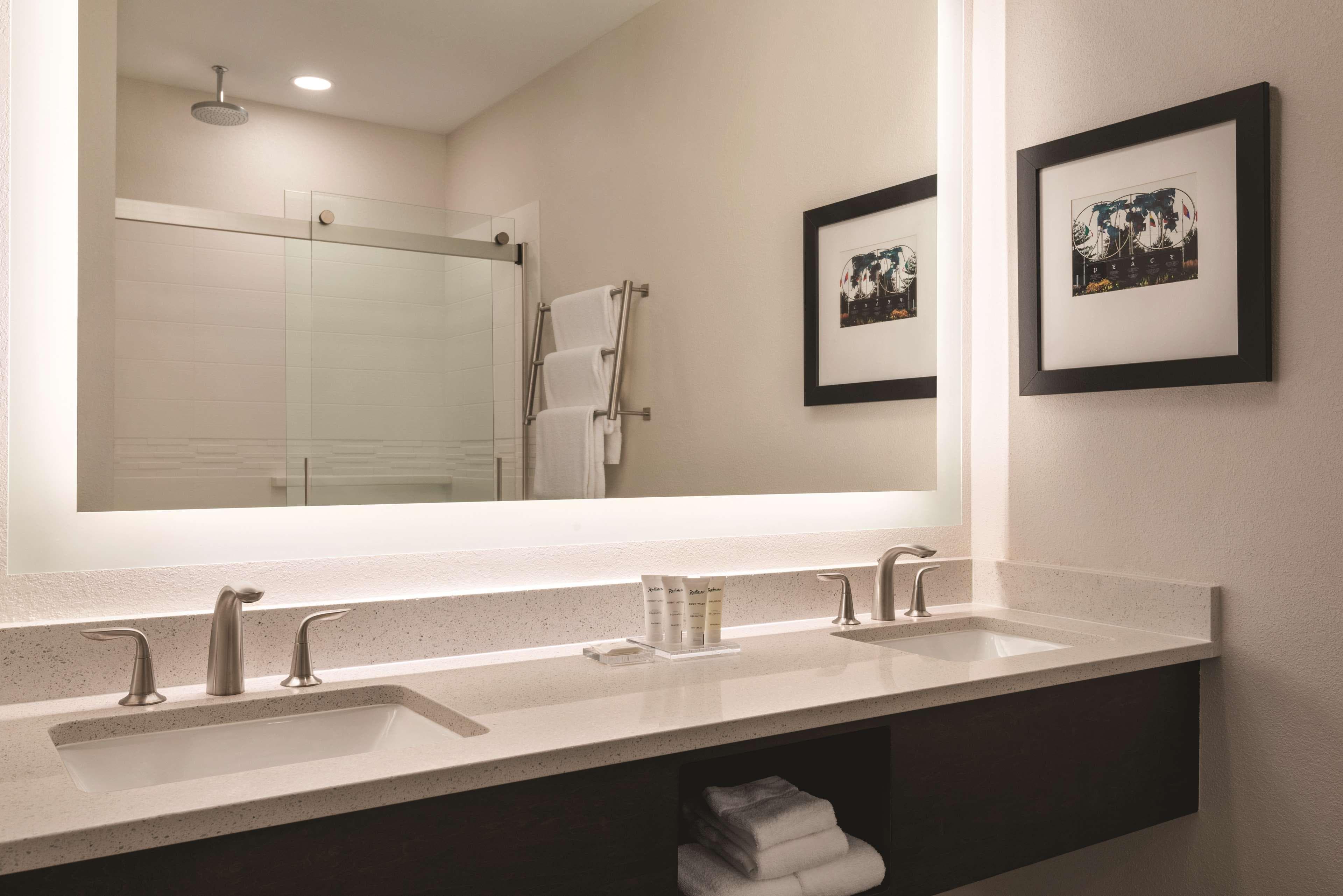 Radisson Hotel & Conference Center Rockford — 24