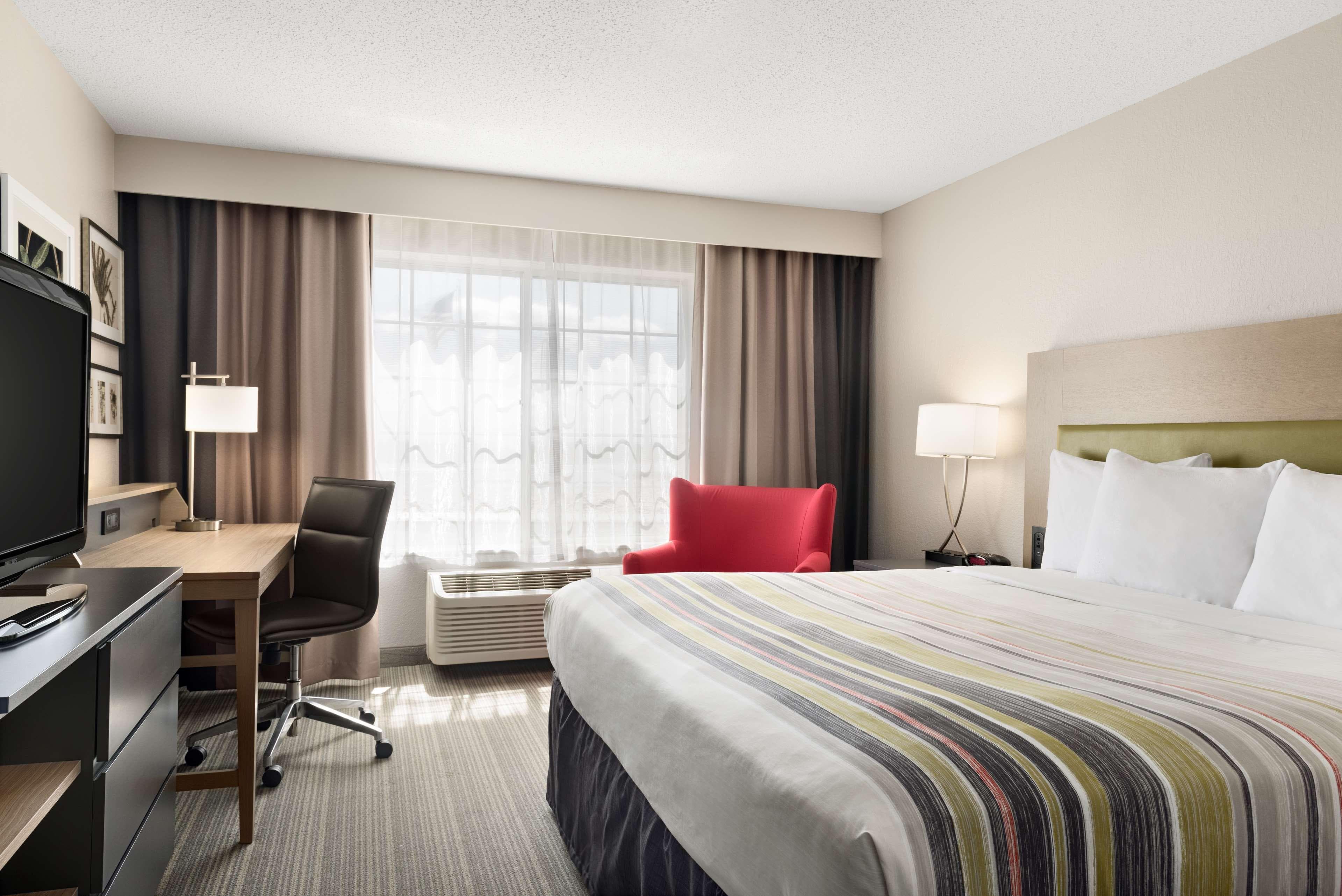 Country Inn & Suites by Radisson, Romeoville - Bolingbrook - Image 2