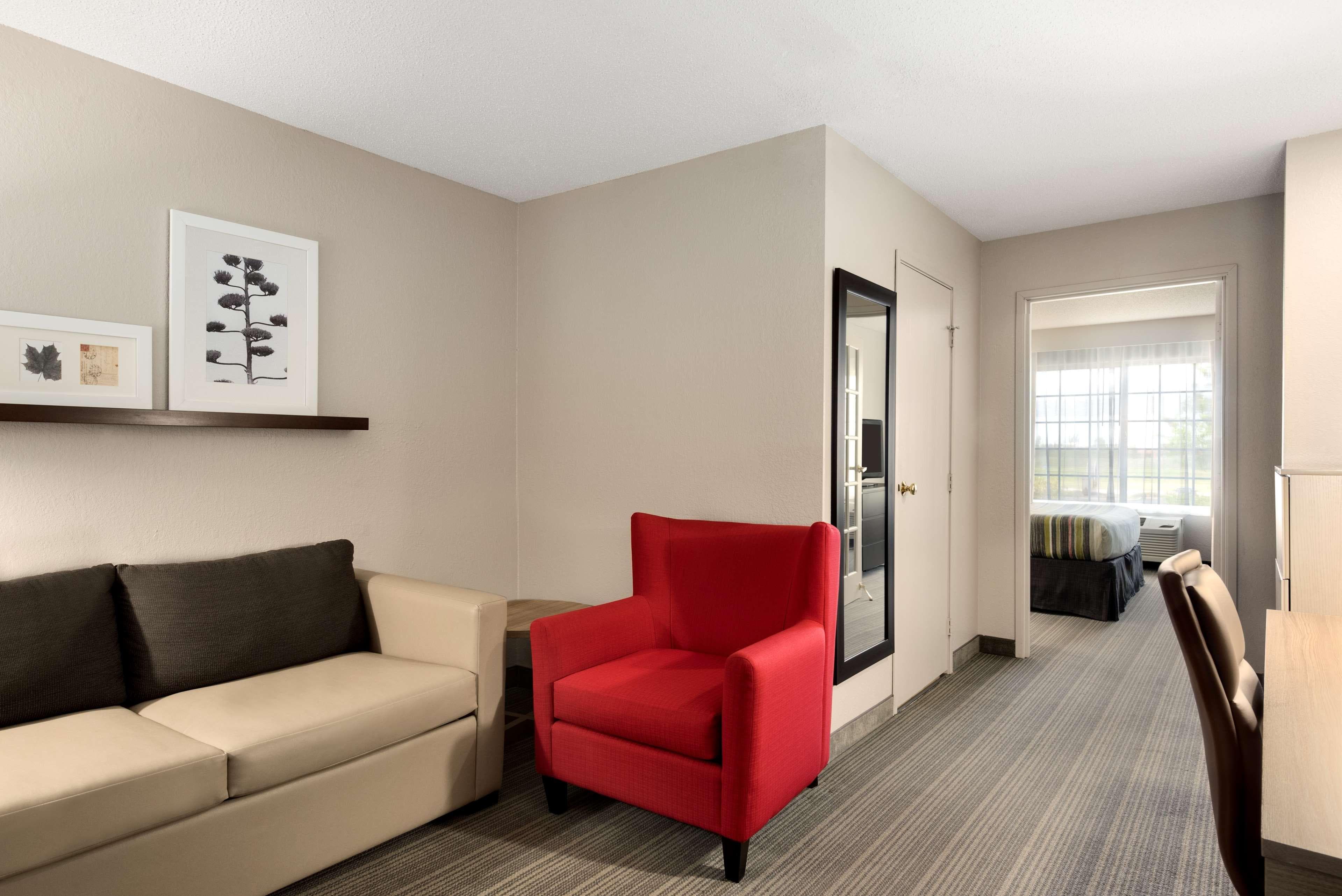 Country Inn & Suites by Radisson, Romeoville - Bolingbrook - Image 4
