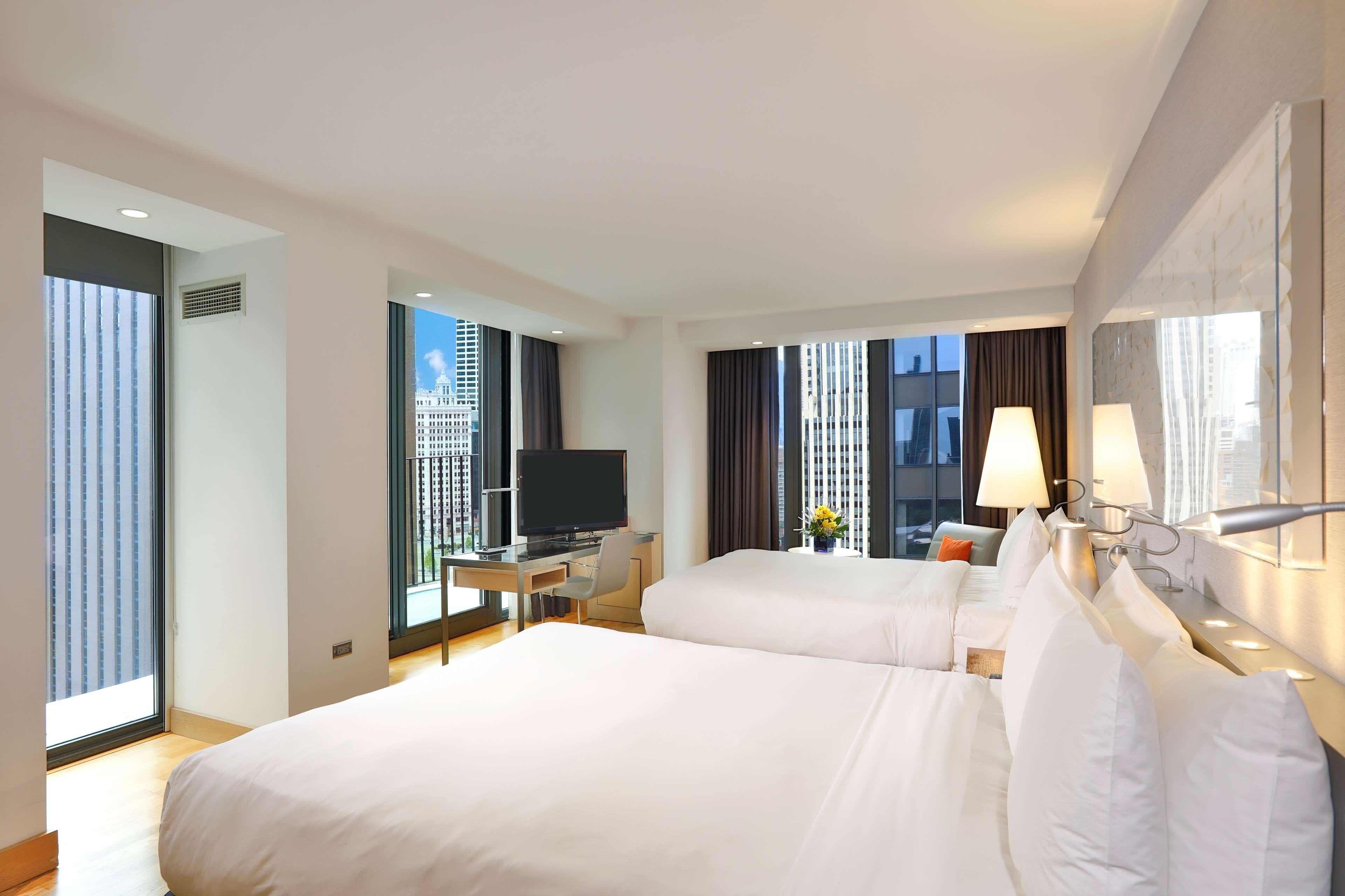 Radisson Blu Aqua Hotel, Chicago — 10