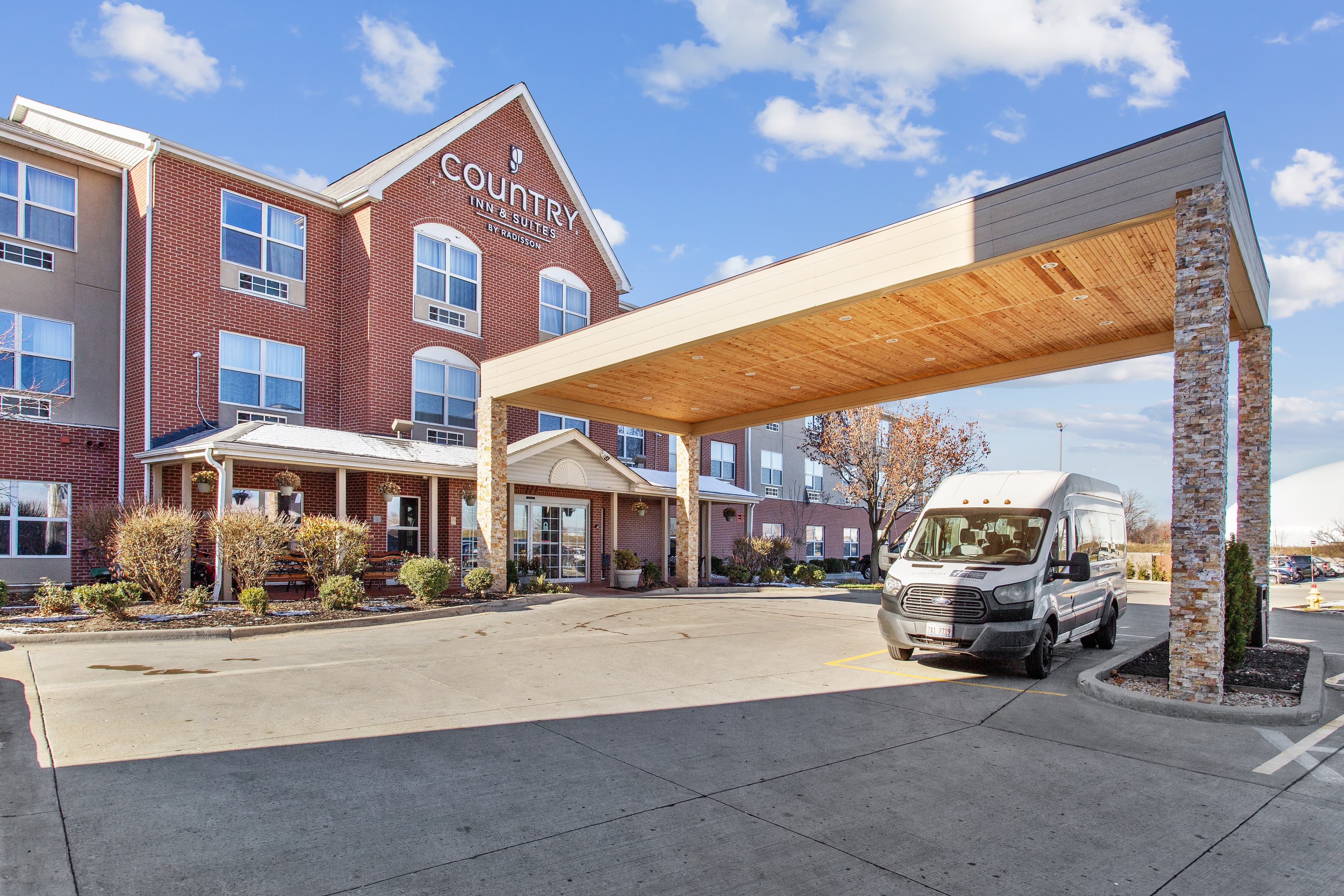 Country Inn & Suites by Radisson, Chicago O'Hare South, IL - Image 1
