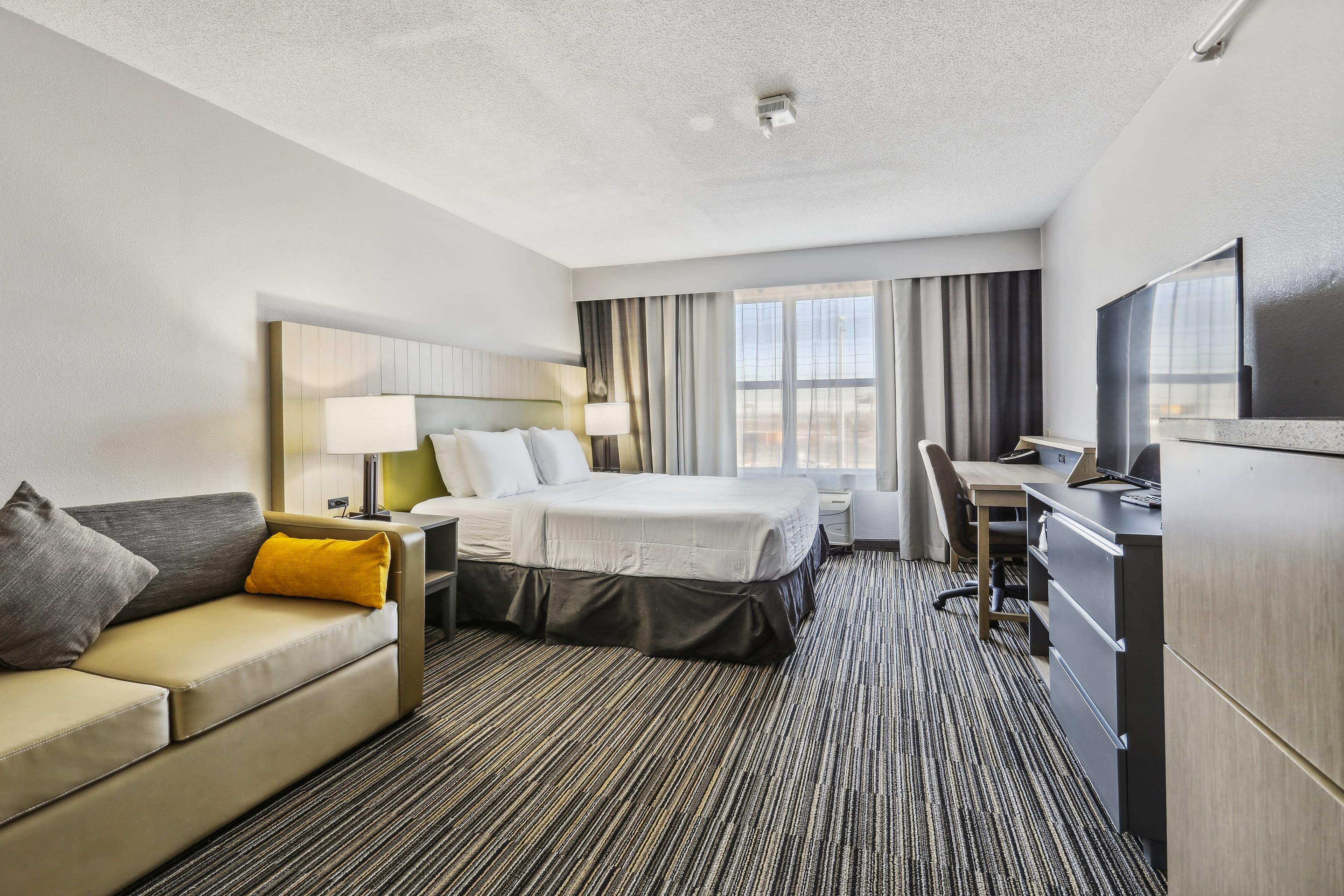 Country Inn & Suites by Radisson, Chicago O'Hare South, IL - Image 4