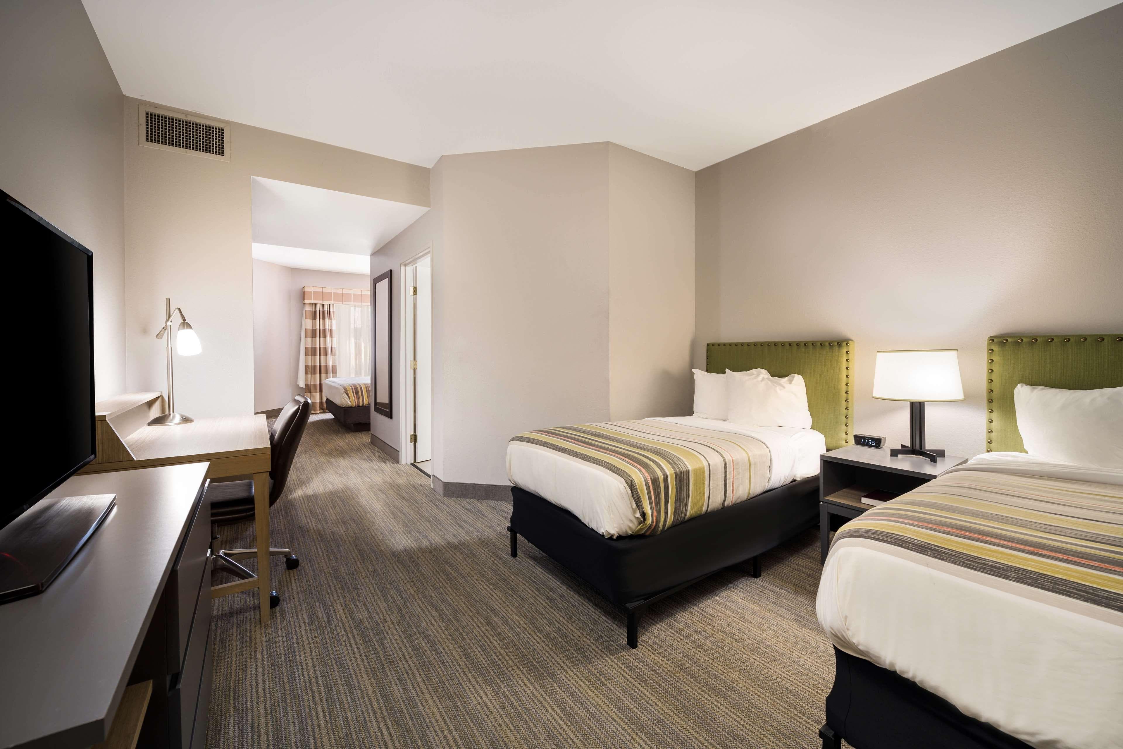 Country Inn & Suites by Radisson, Freeport, IL — 23