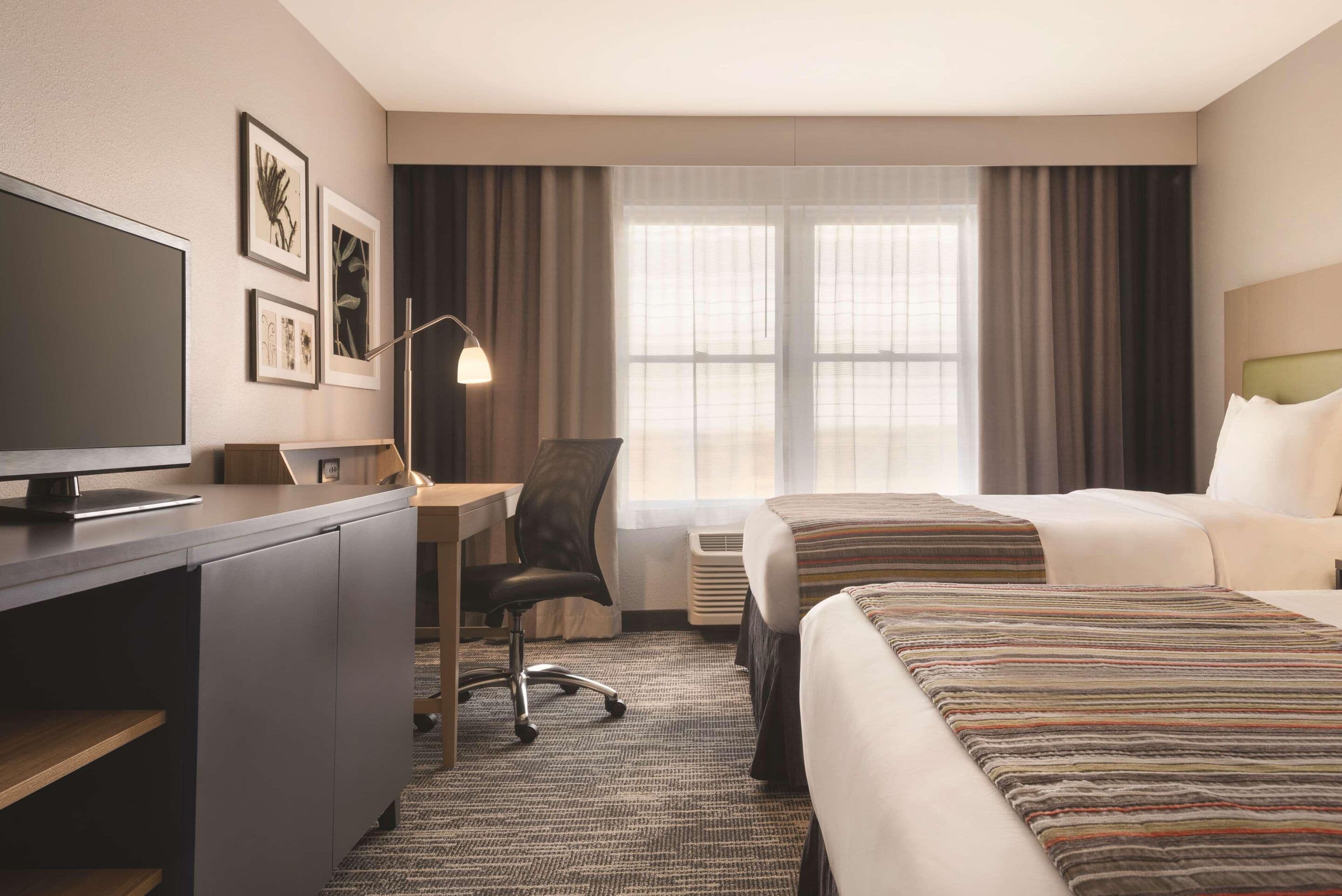 Country Inn & Suites by Radisson, Galena, IL — 17