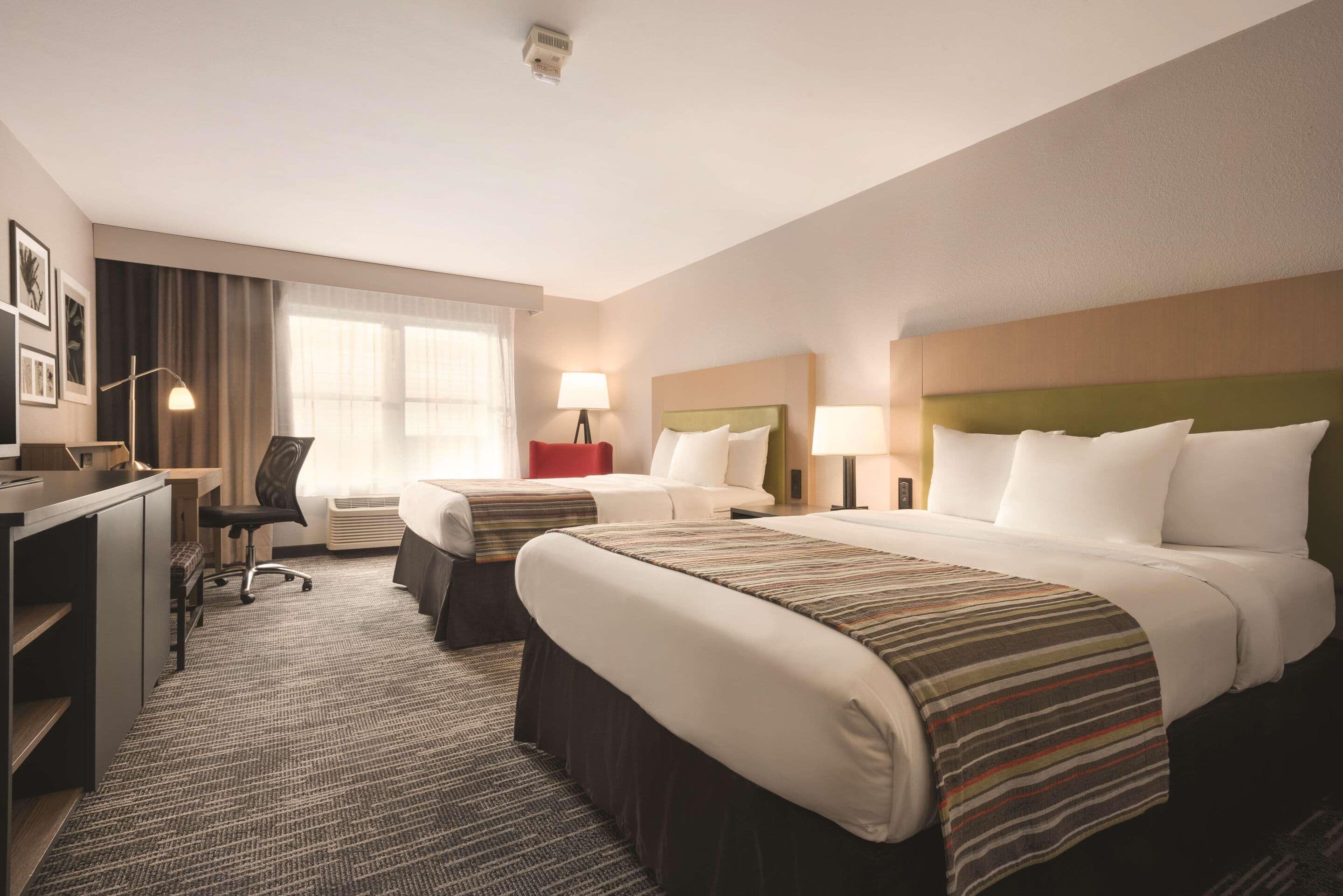 Country Inn & Suites by Radisson, Galena, IL — 18