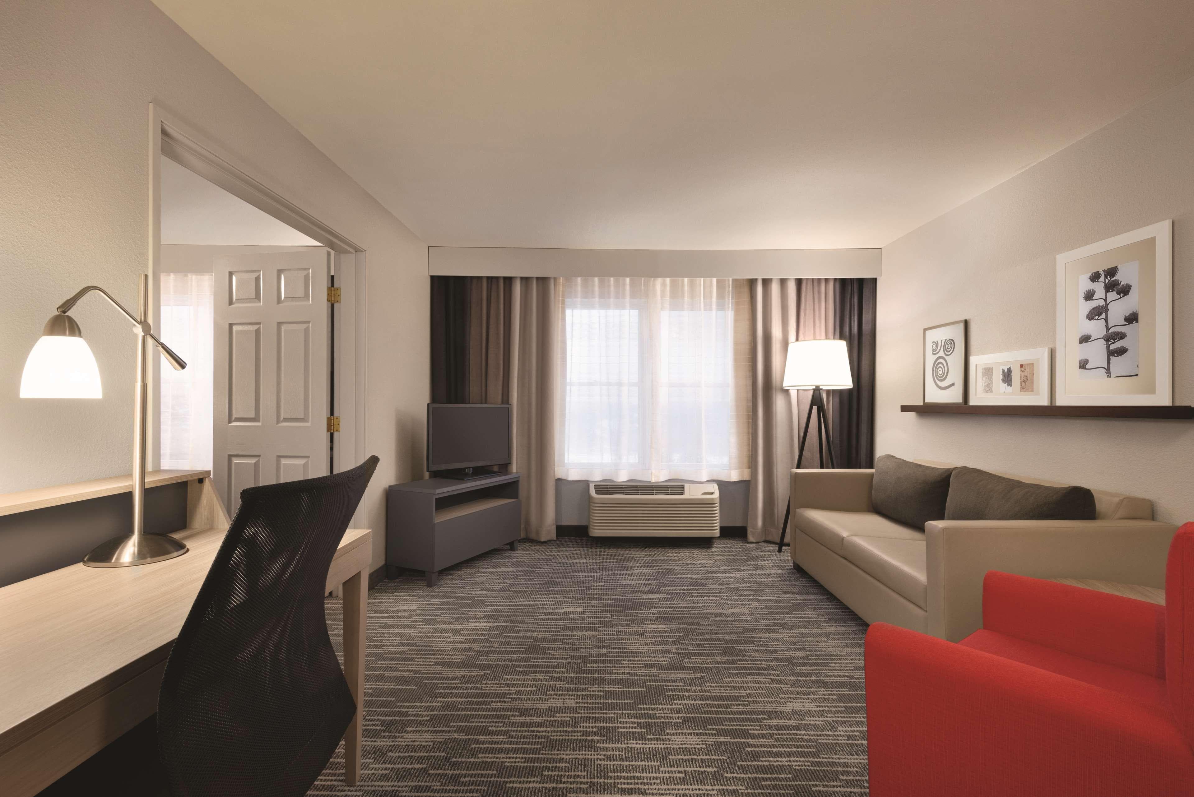 Country Inn & Suites by Radisson, Galena, IL — 8