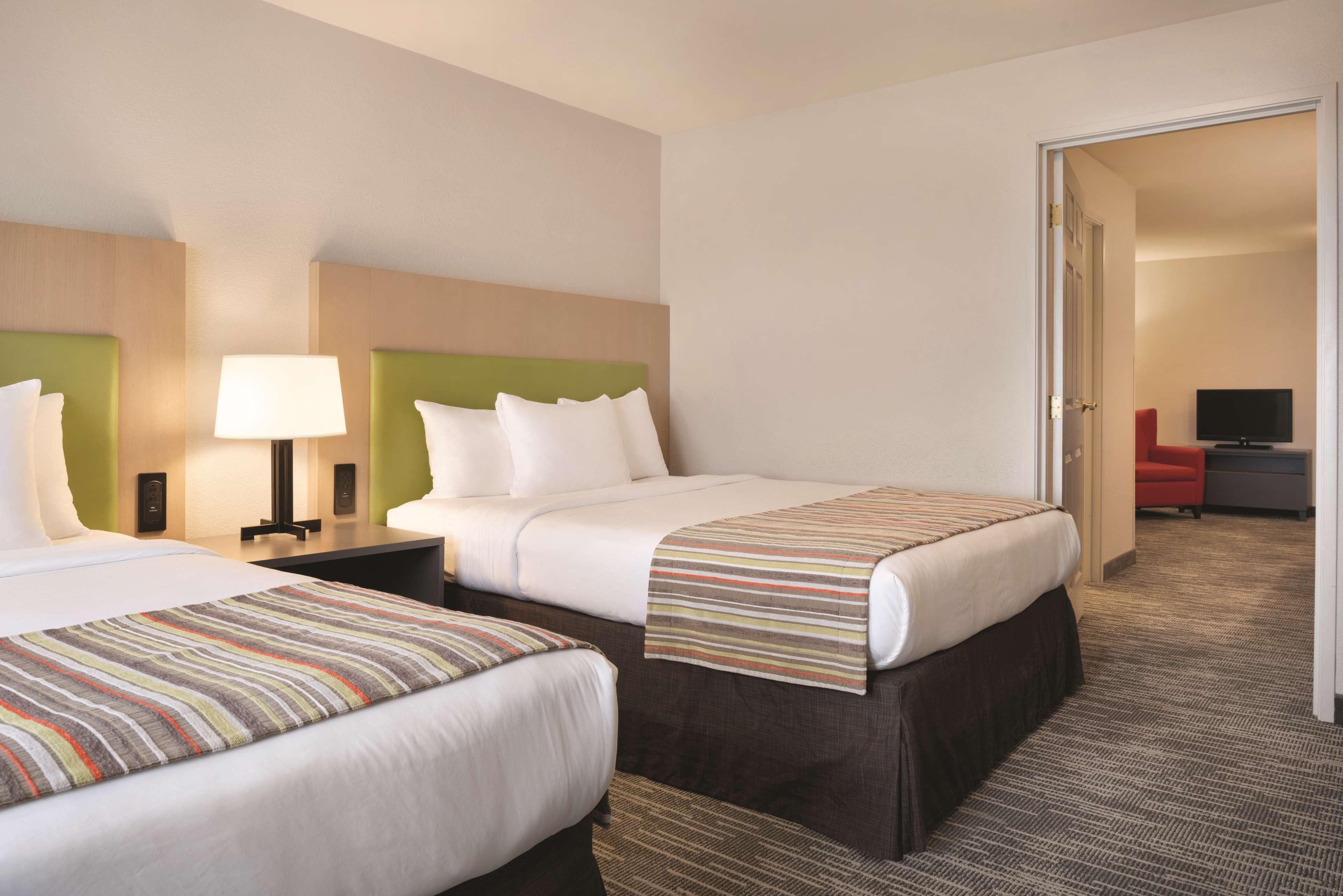 Country Inn & Suites by Radisson, Galena, IL — 21