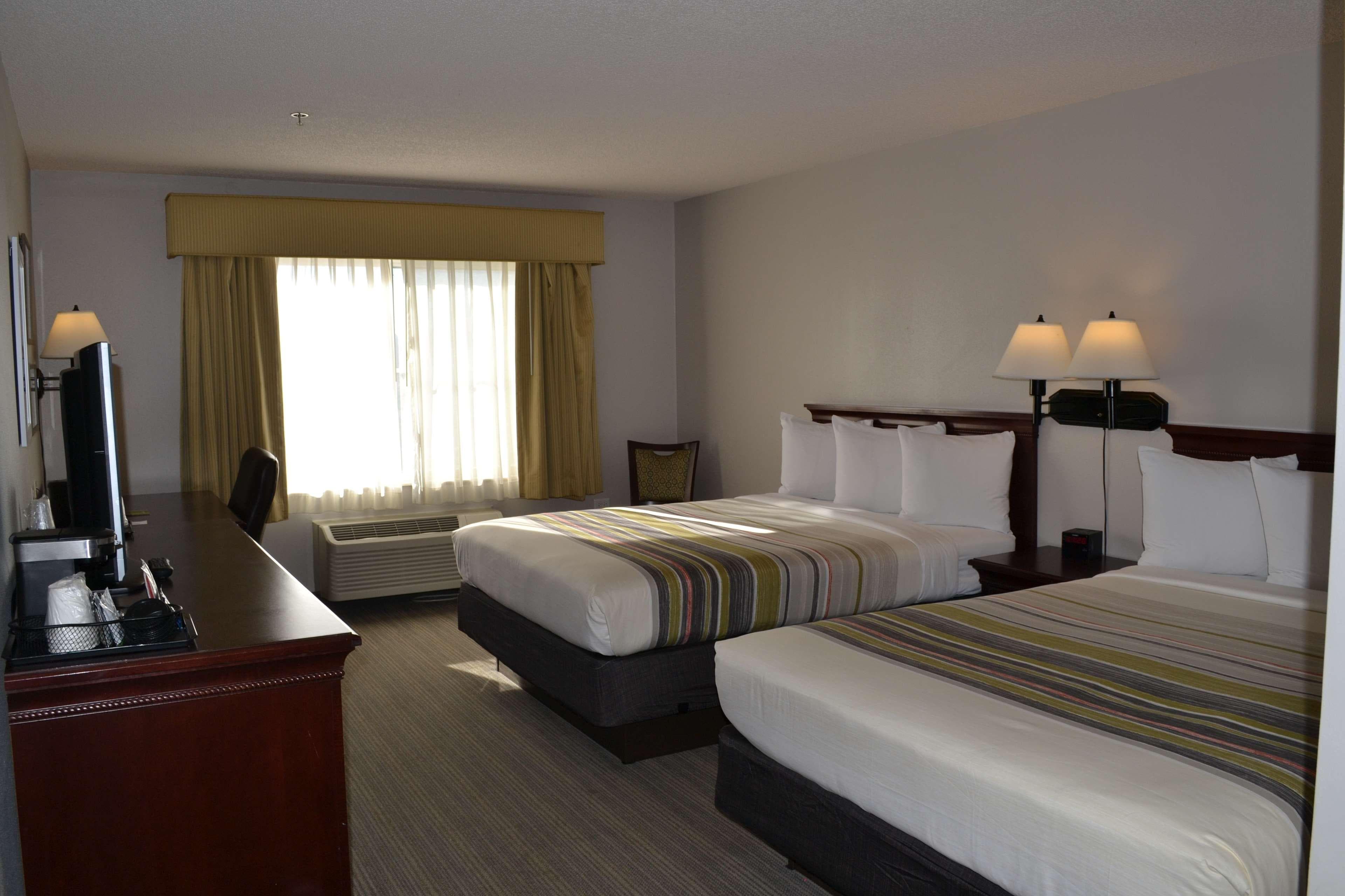 Country Inn & Suites by Radisson, Gurnee, IL — 7