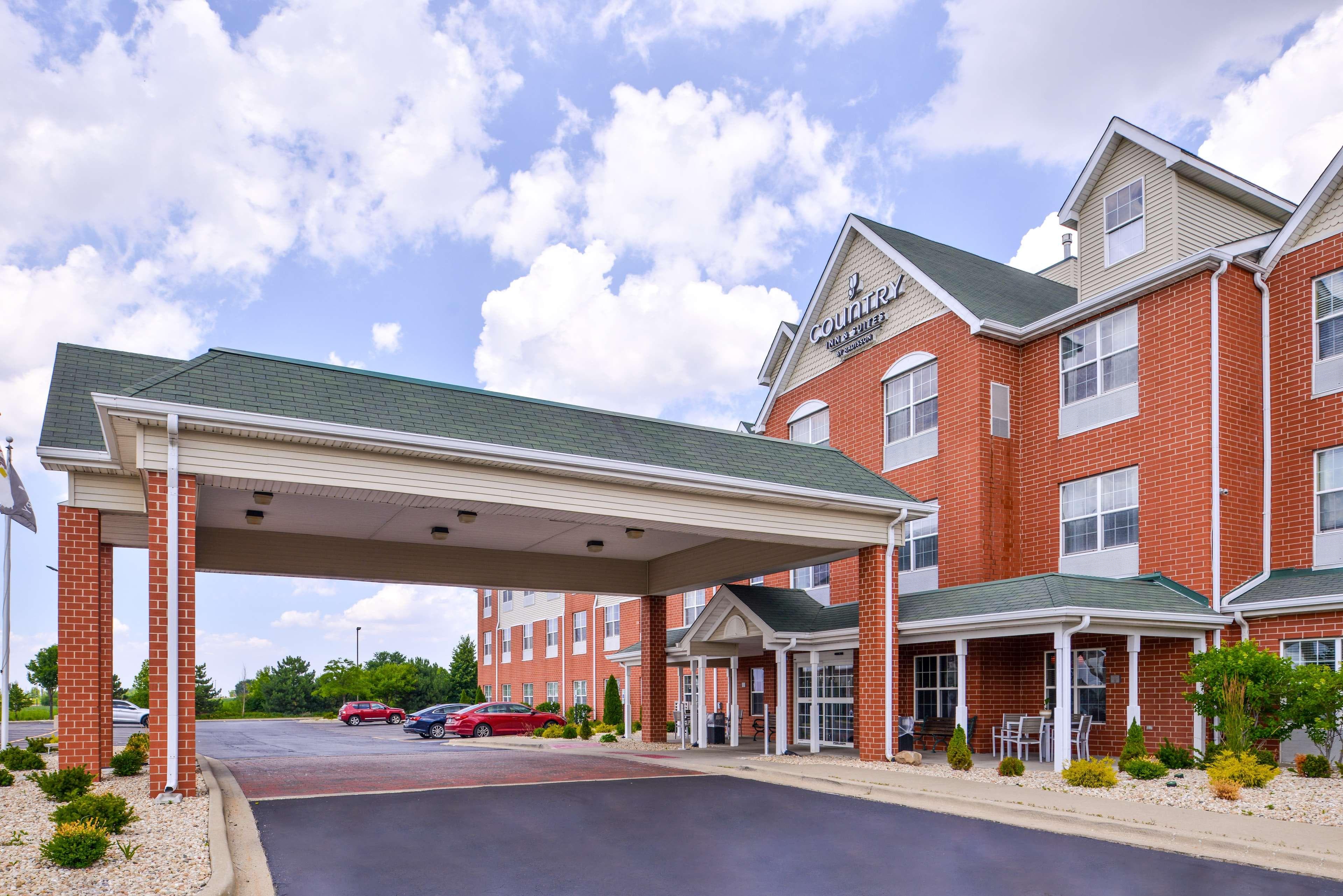Country Inn & Suites by Radisson, Tinley Park, IL - Image 1
