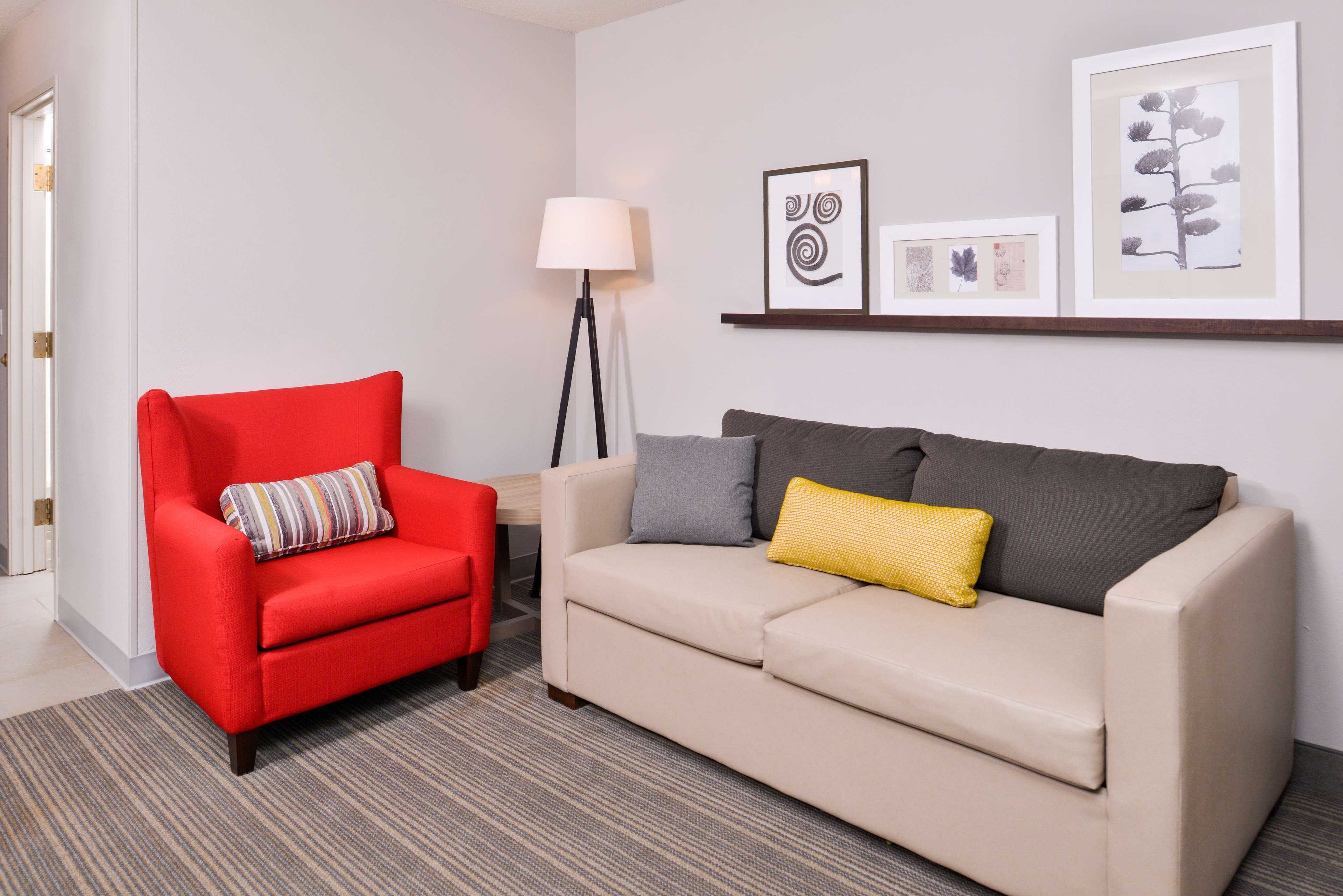 Country Inn & Suites by Radisson, Tinley Park, IL — 10