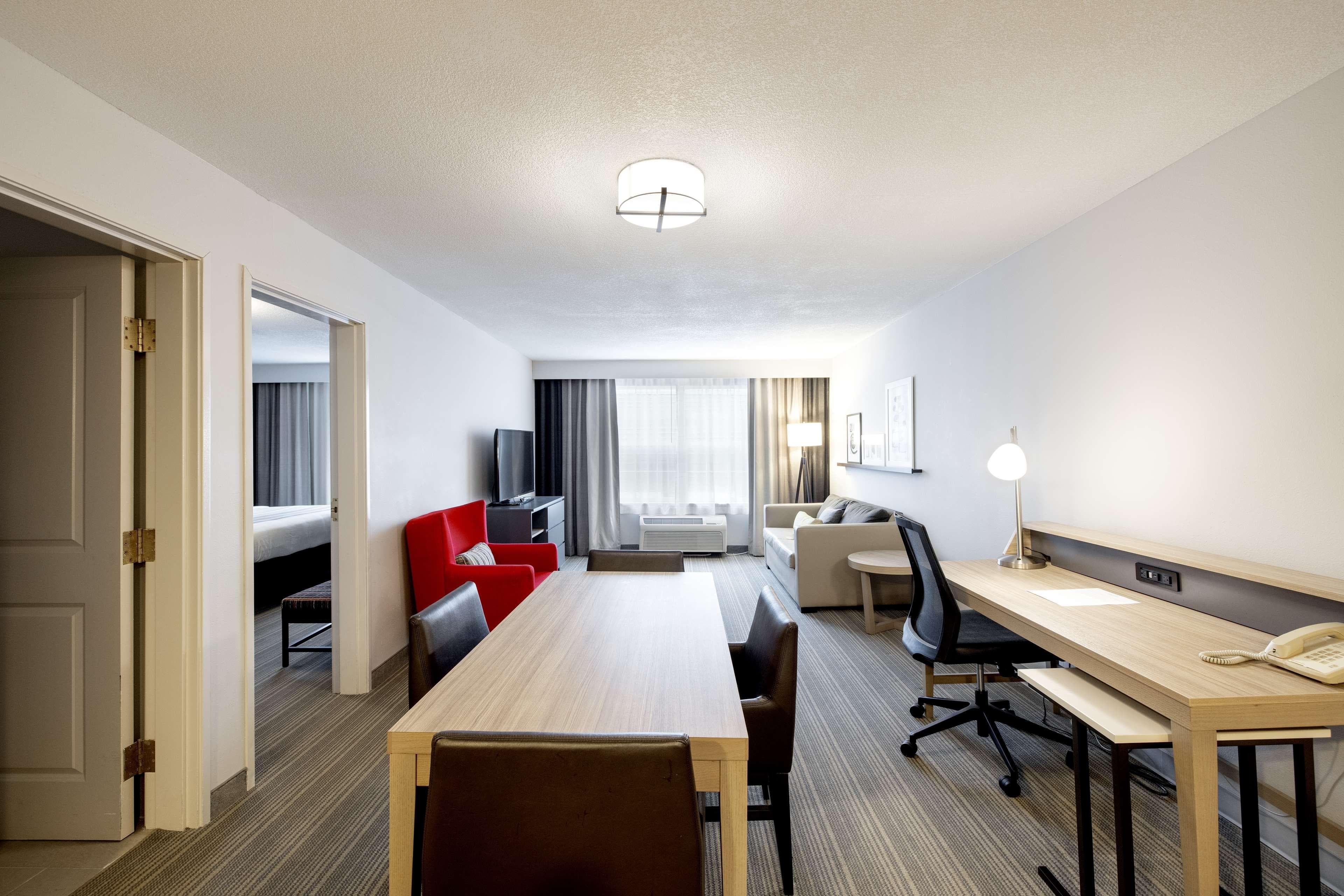 Country Inn & Suites by Radisson, Tinley Park, IL — 11
