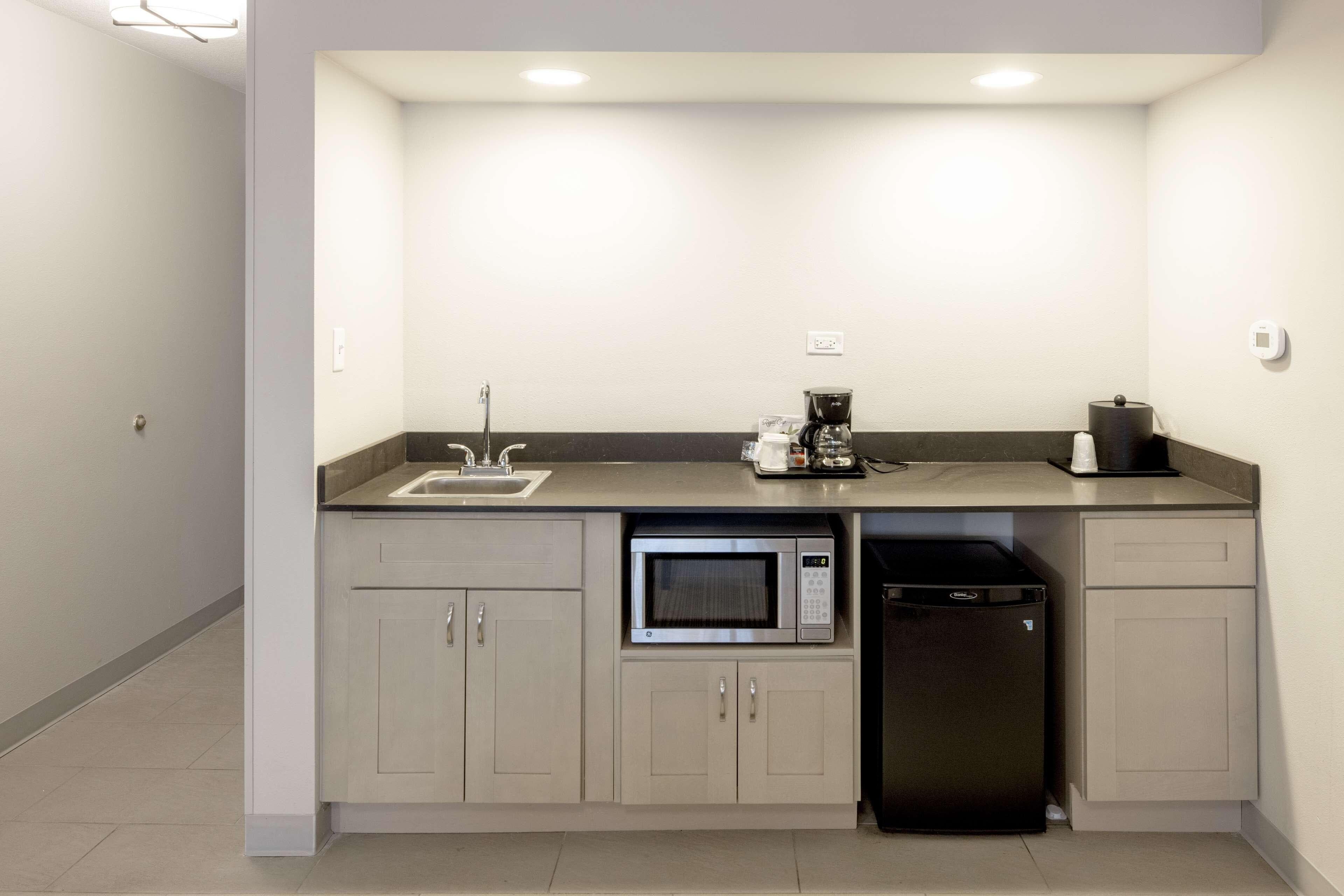 Country Inn & Suites by Radisson, Tinley Park, IL — 14