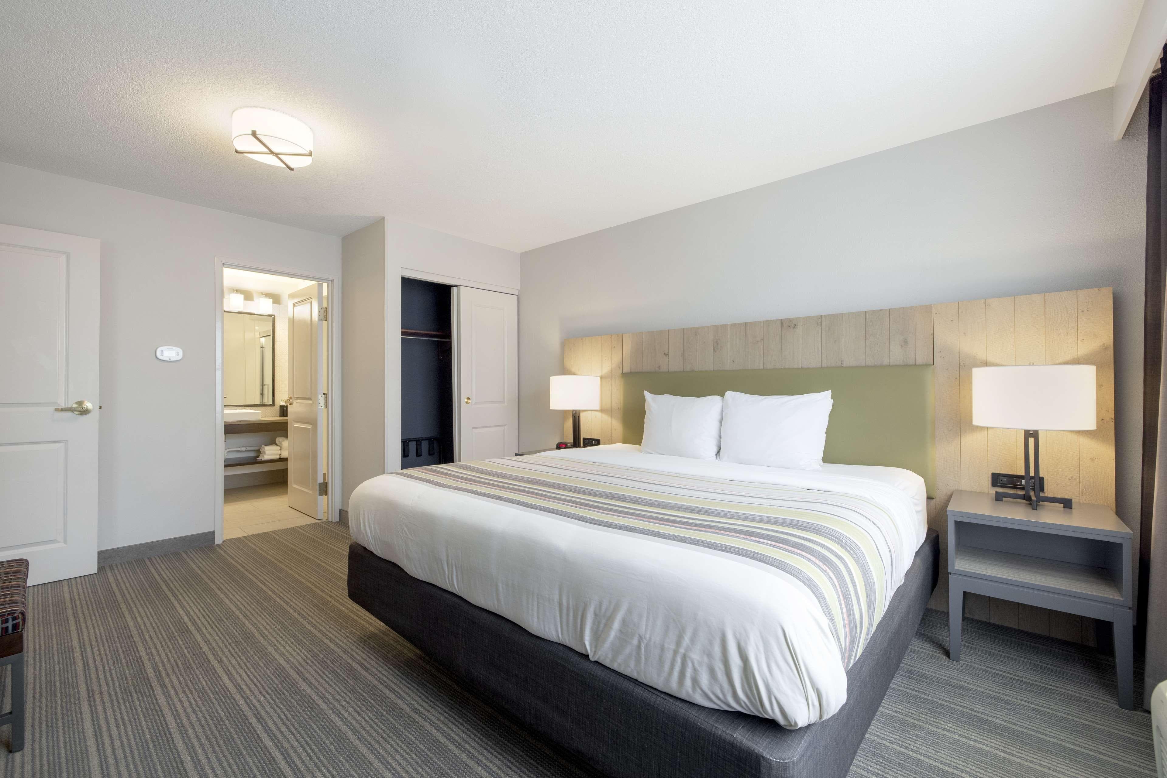 Country Inn & Suites by Radisson, Tinley Park, IL - Image 5