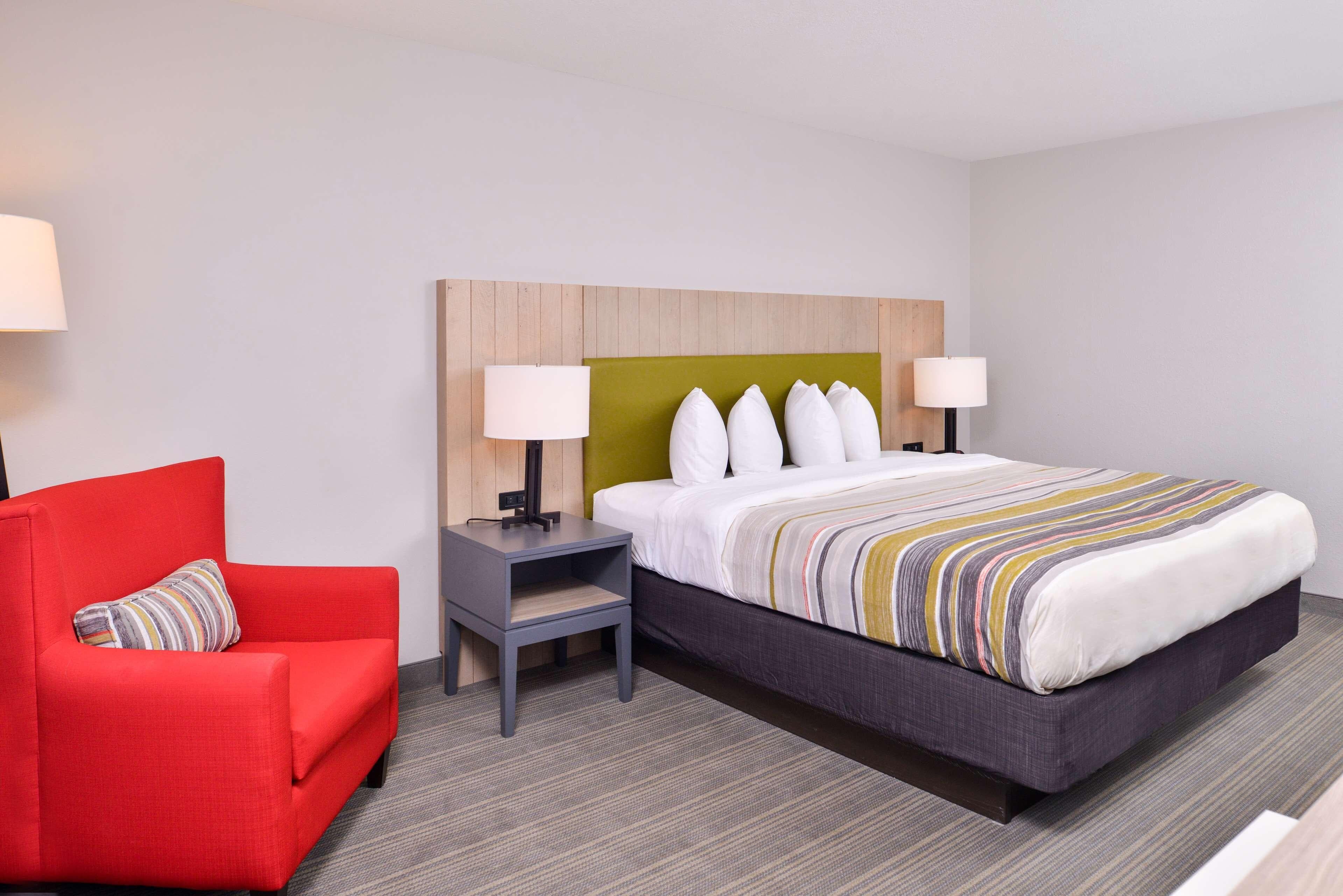 Country Inn & Suites by Radisson, Tinley Park, IL - Image 2