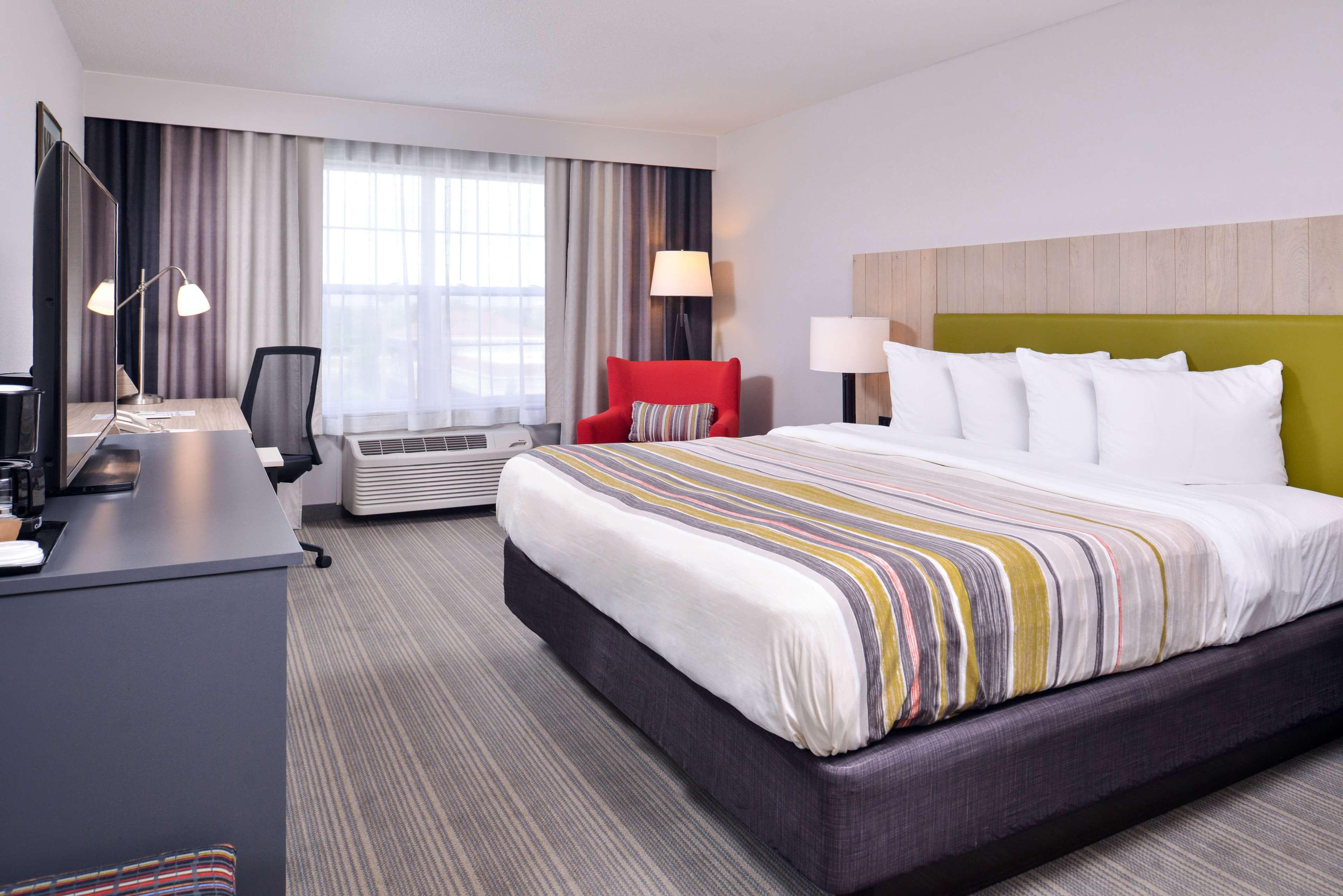Country Inn & Suites by Radisson, Tinley Park, IL - Image 3