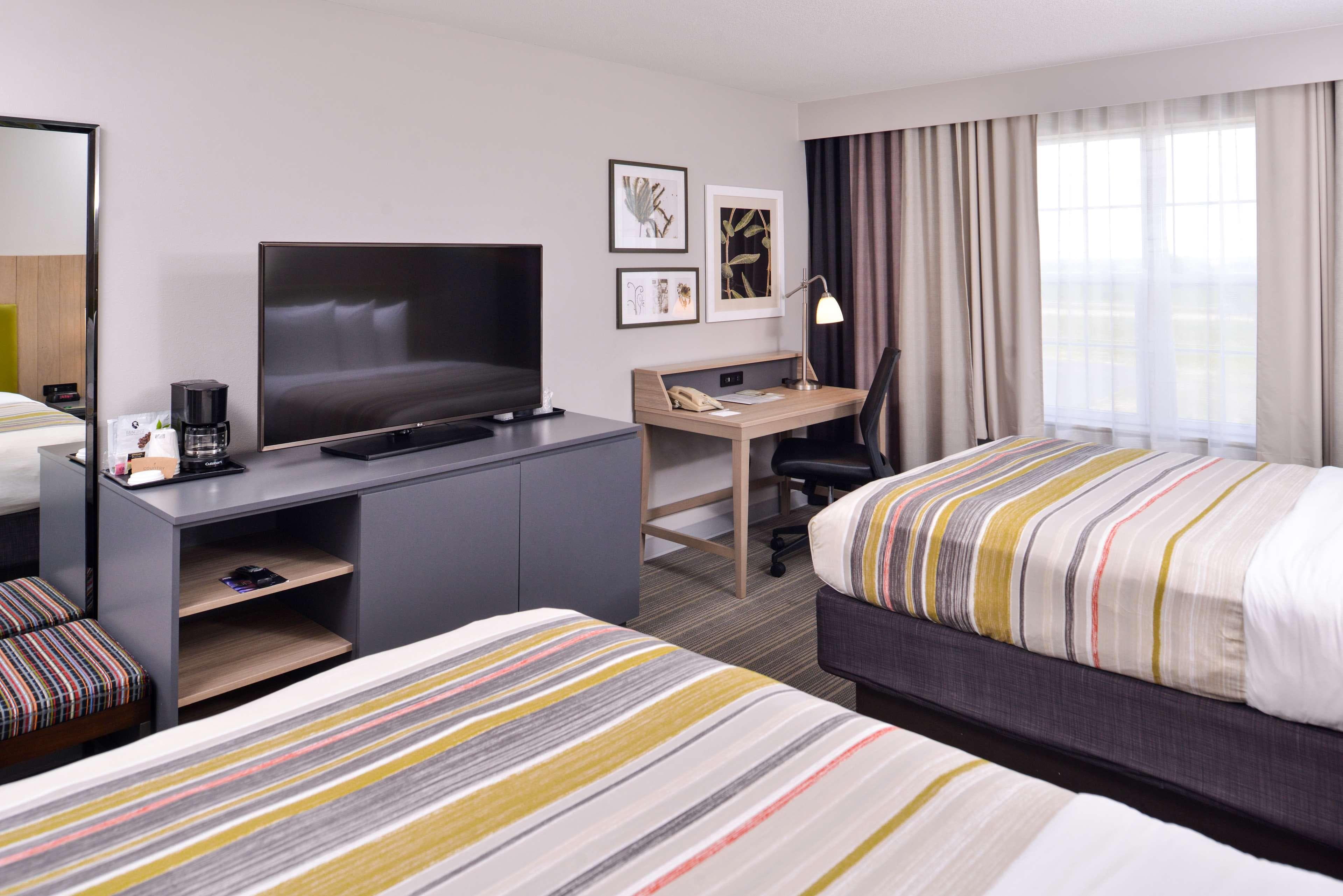 Country Inn & Suites by Radisson, Tinley Park, IL — 25