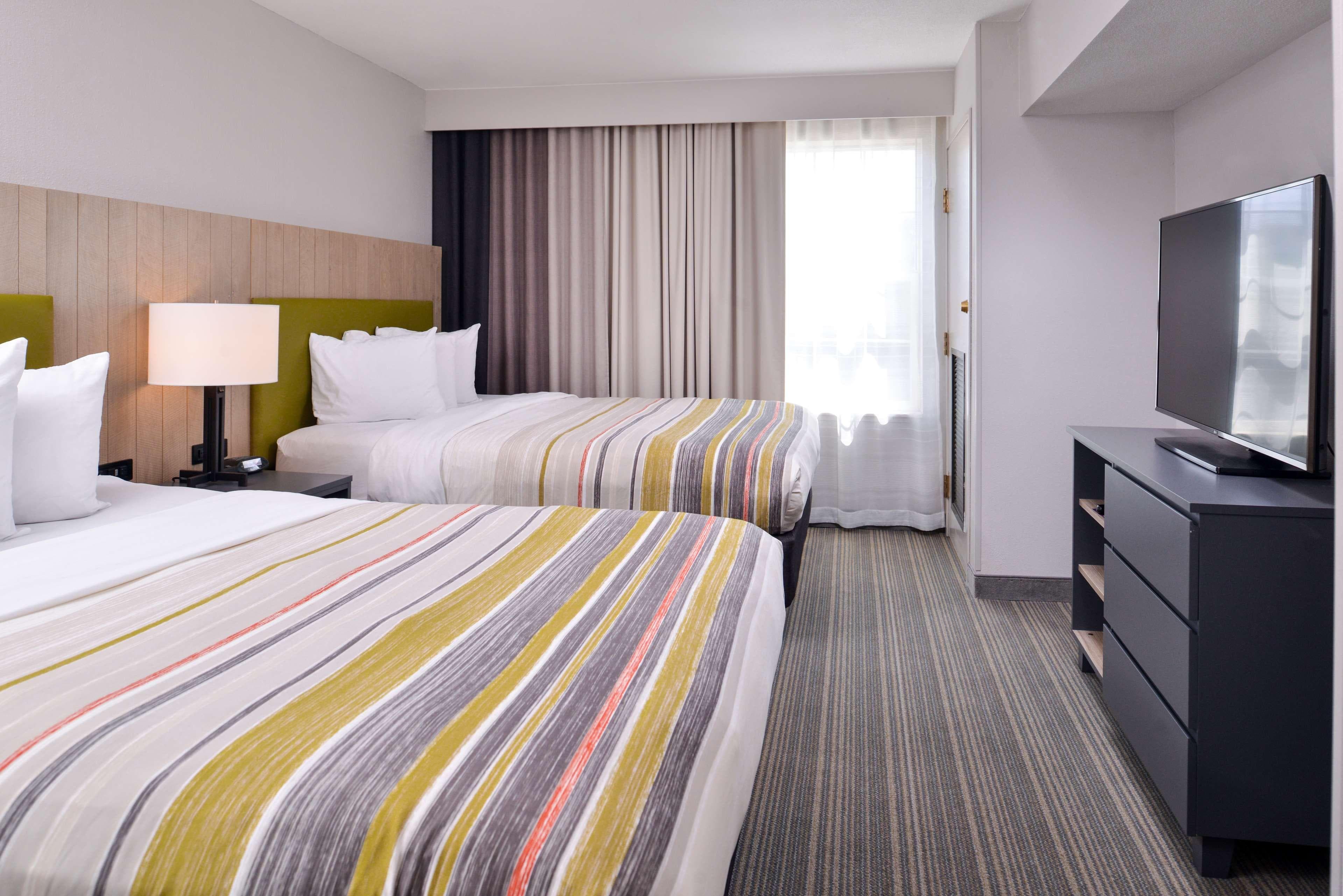 Country Inn & Suites by Radisson, Tinley Park, IL — 30