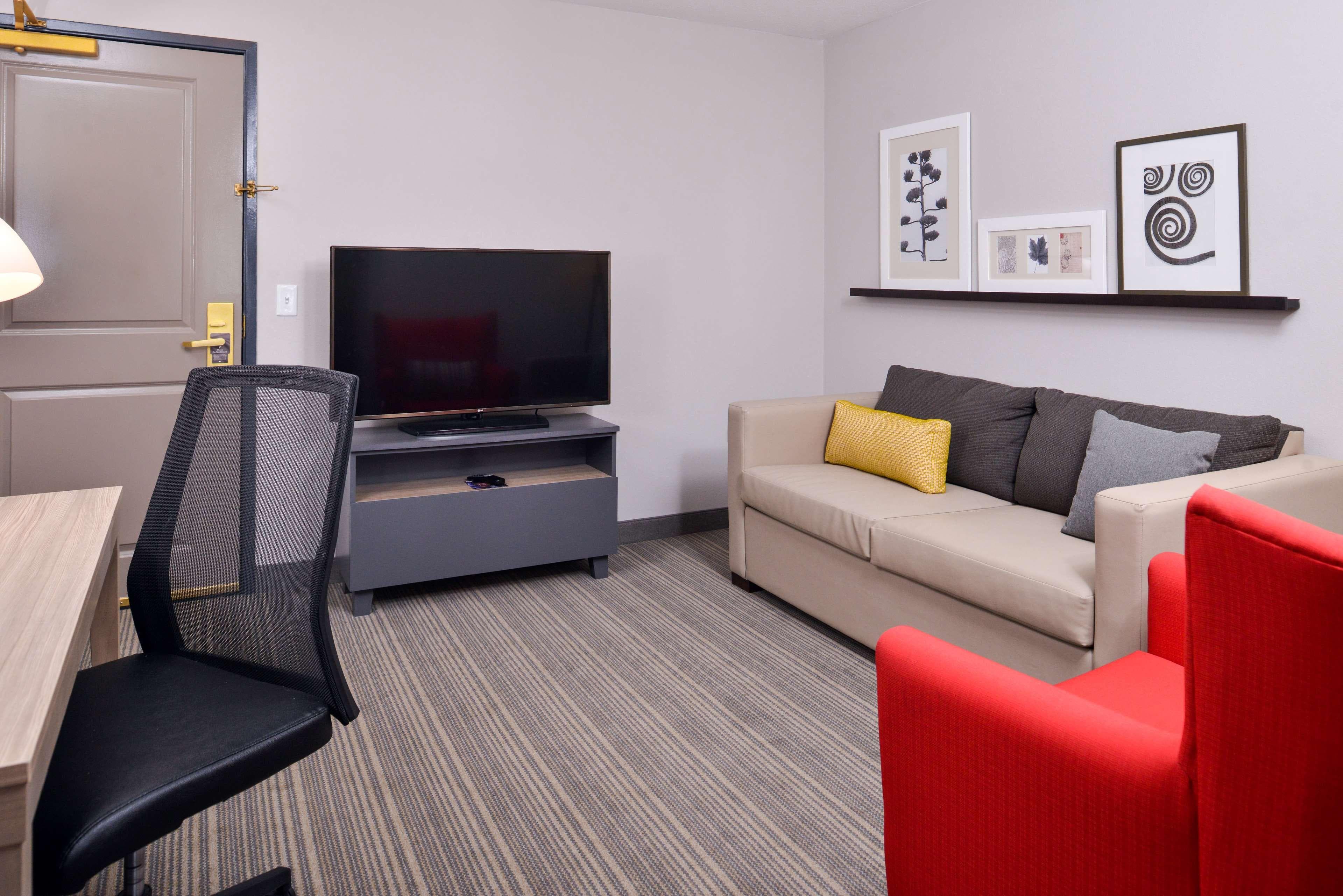 Country Inn & Suites by Radisson, Tinley Park, IL — 31