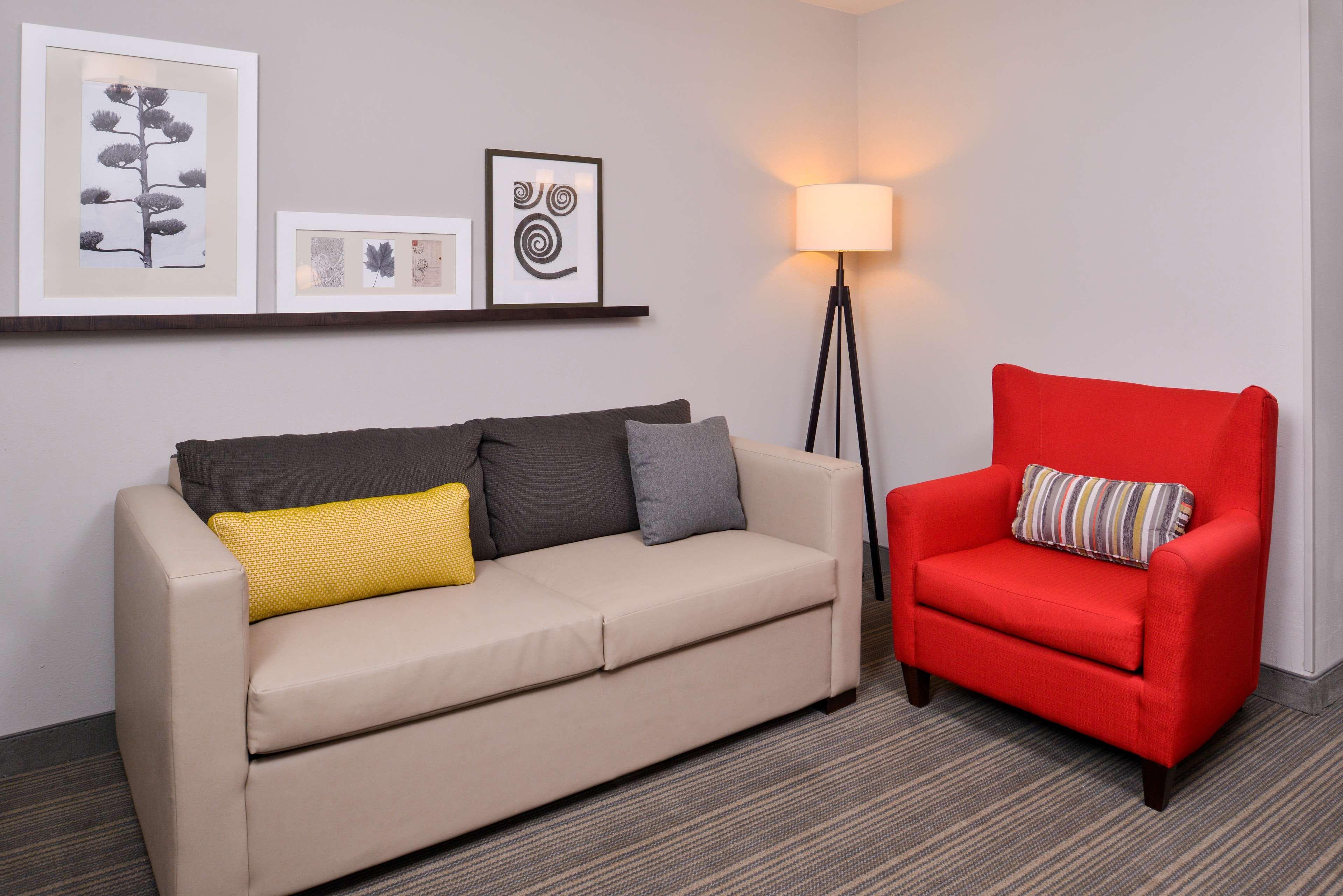Country Inn & Suites by Radisson, Tinley Park, IL — 32